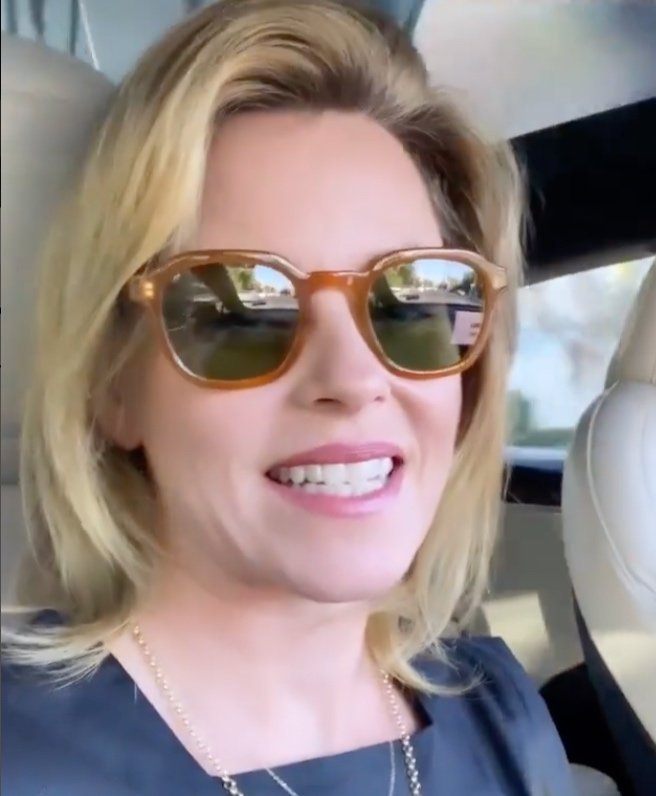 ELIZABETH BANKS