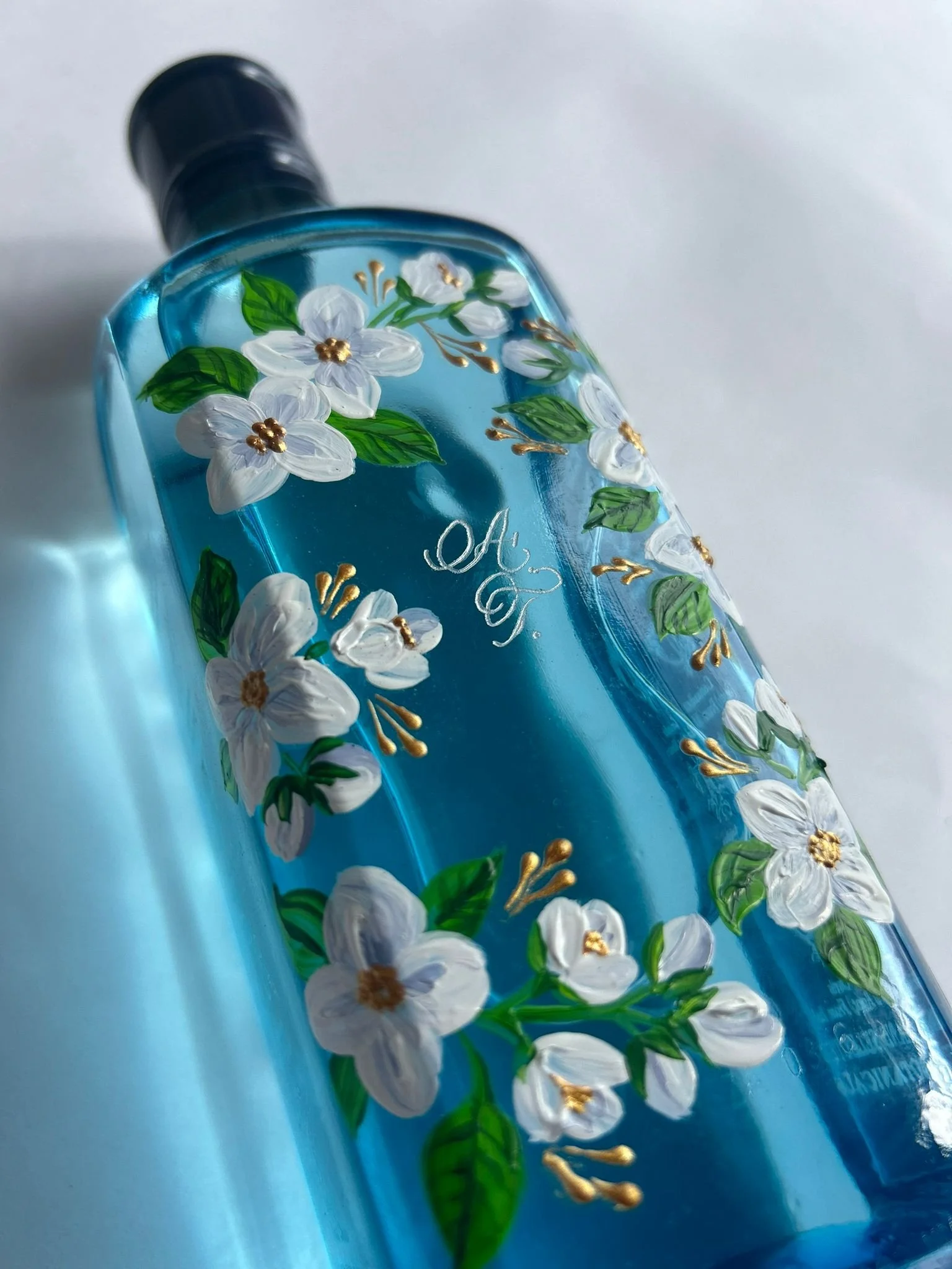 Detroit MI bottle painting artist.jpeg