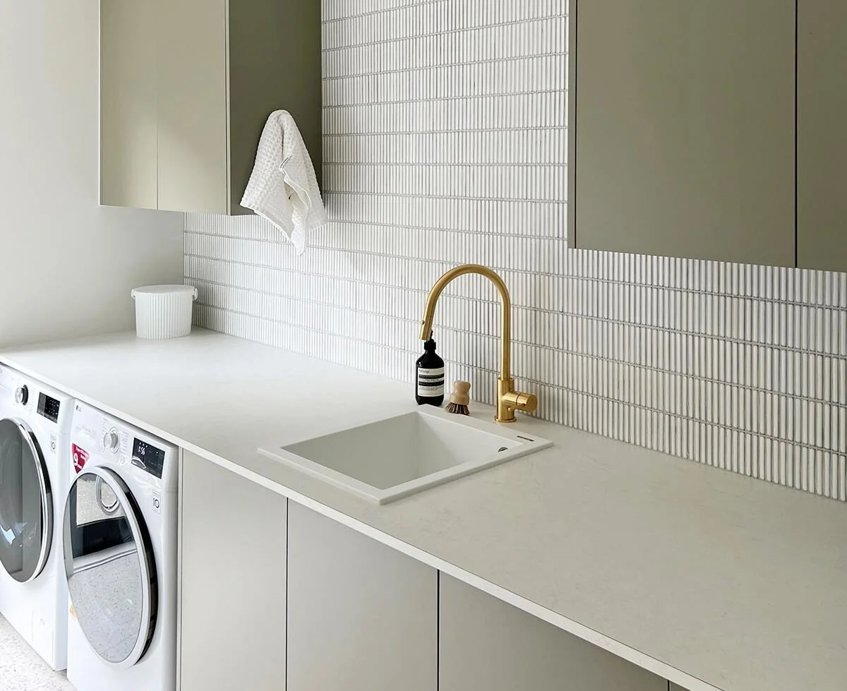 1200Wx979H-p-LX-742-White-Valencia-insitu.jpg