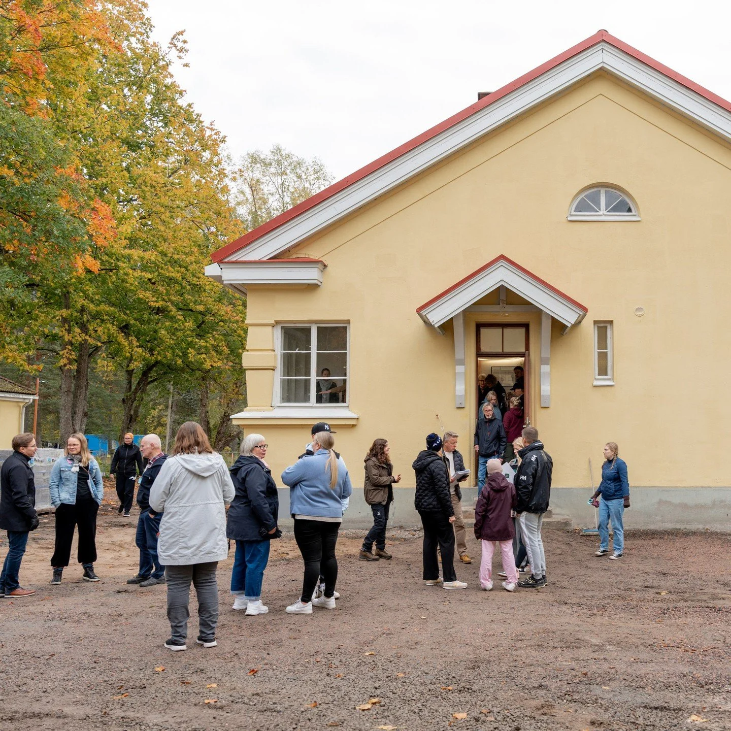 Suuret kiitokset kaikille teille, jotka tulitte tutustumaan Ivonrantaan. Oli ilo n&auml;hd&auml; kuinka paljon kiinnostusta l&ouml;ytyi t&auml;m&auml;n ainutlaatuisen asuinyhteis&ouml;n rakentamiseen. Toistasataa vierasta saapui sunnuntaina 6.10. Eke