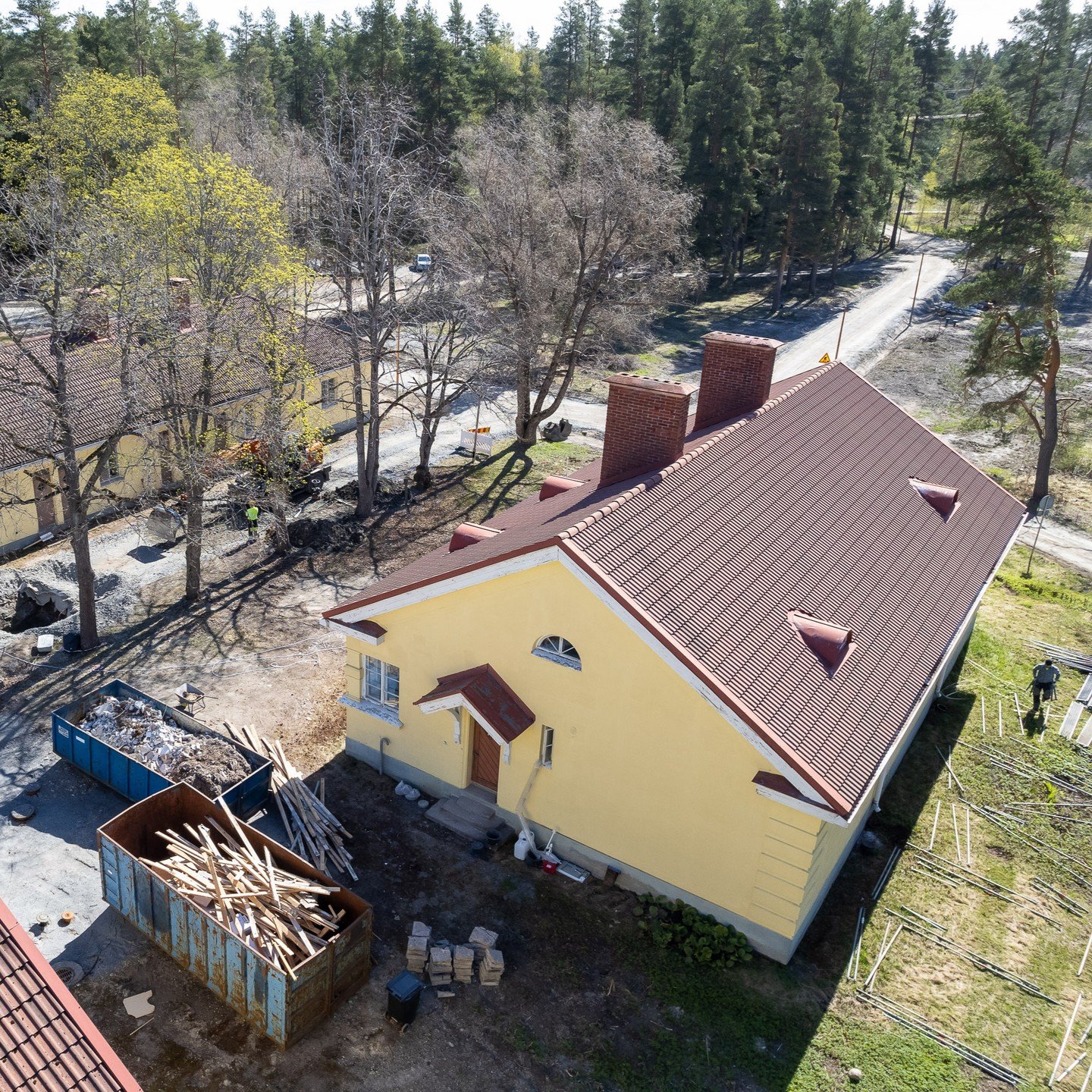 Julkisivujen alkuper&auml;inen arvokkuus s&auml;ilytet&auml;&auml;n viimeist&auml; yksityiskohtaa my&ouml;ten. Parhaillaan ty&ouml;n alla on Oikosulku 14, johon valmistuu kolme asuntoa.

#Ivonranta #IVO #Imatra