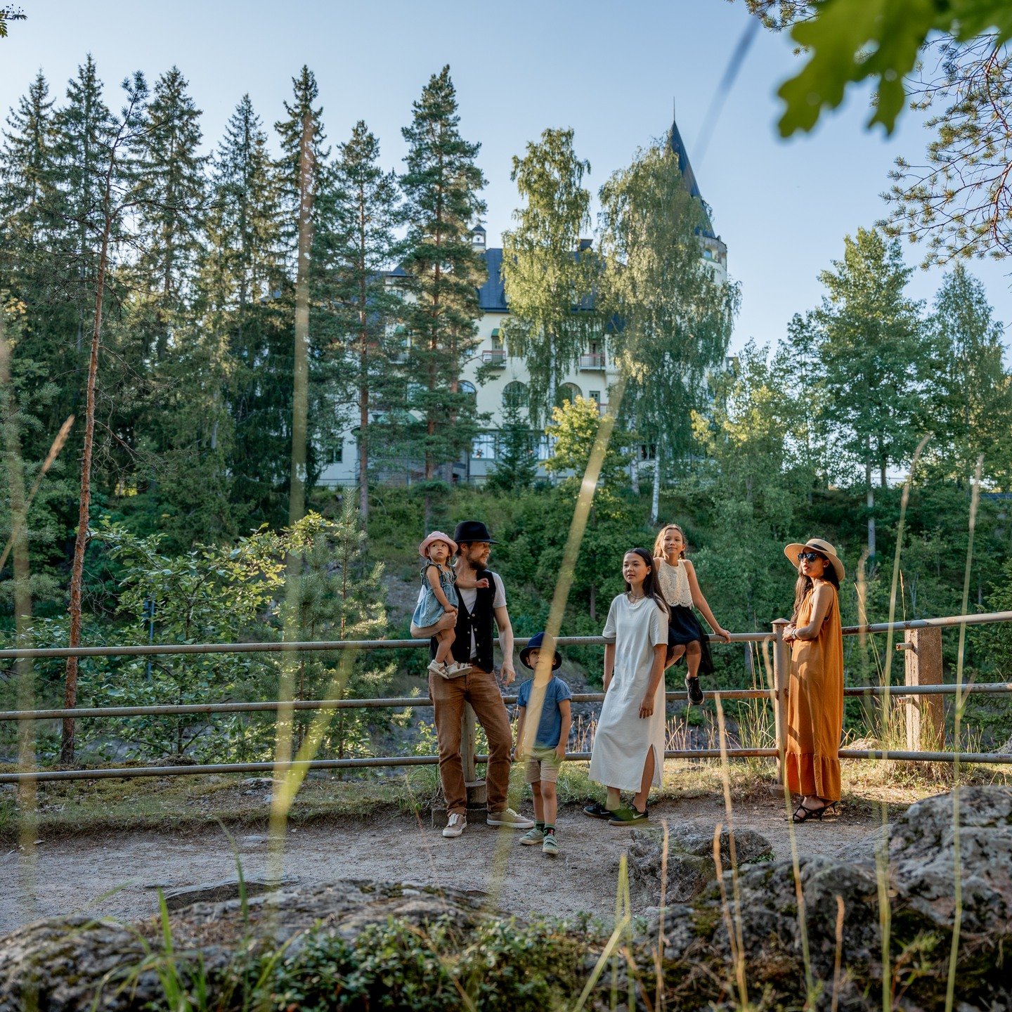 Imatran tarina on kertomus siit&auml;, kuinka Suomalainen yhteiskunta el&auml;&auml; harmoniassa luonnon voimien kanssa. T&auml;&auml;ll&auml; Vuoksen mahtavat vedet ovat muovanneet maisemaa vuosituhansien ajan &mdash; maisemaa, jossa ainutlaatuisell
