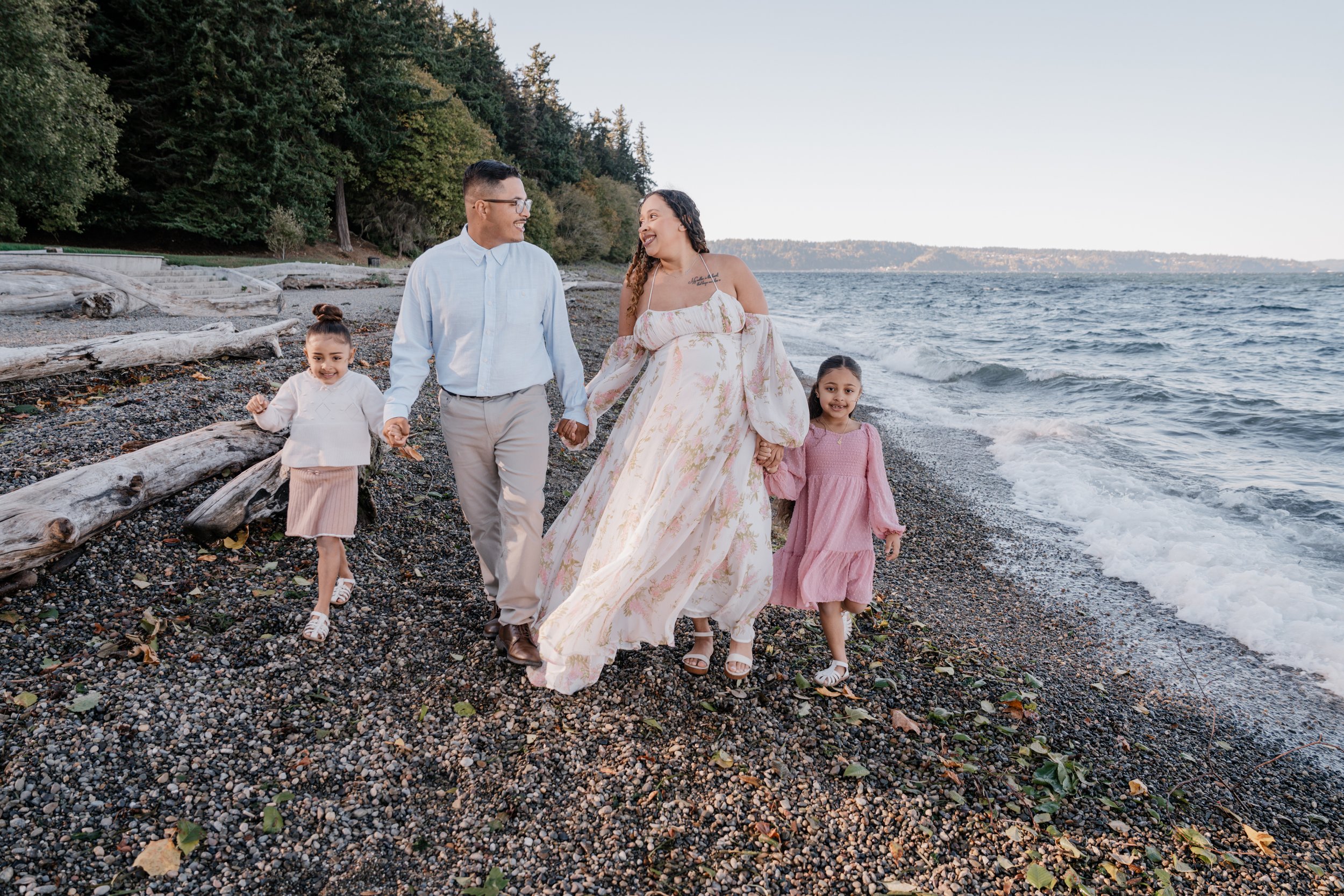 Maternity Session at Discovery Park