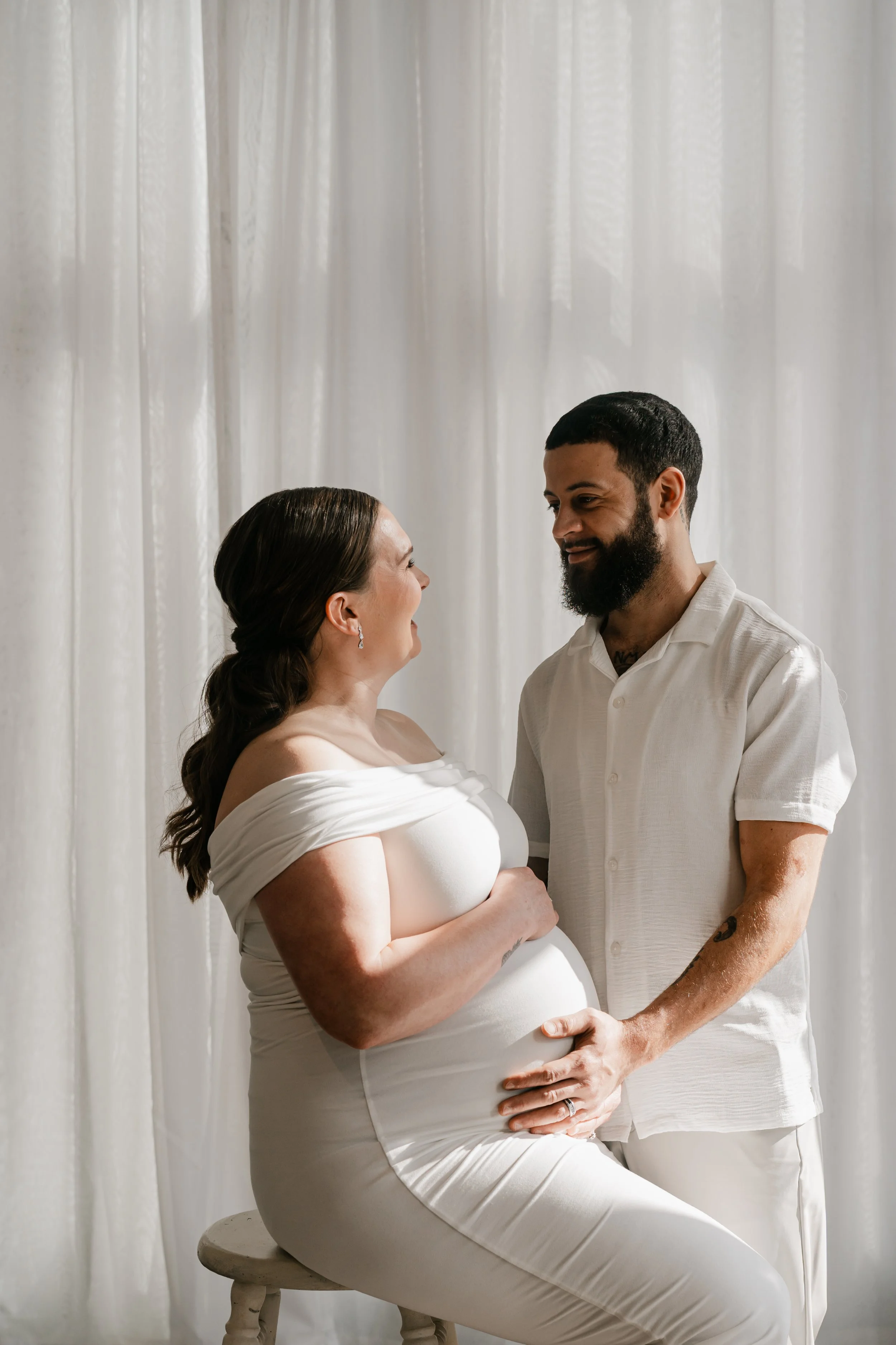 Using Natural Light for Beautiful Maternity Photos