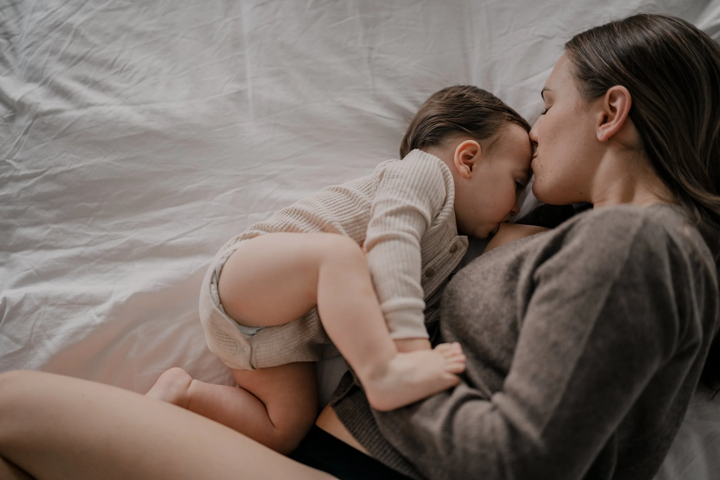 How Breastfeeding Photography Helps Military Moms Tell Their Story