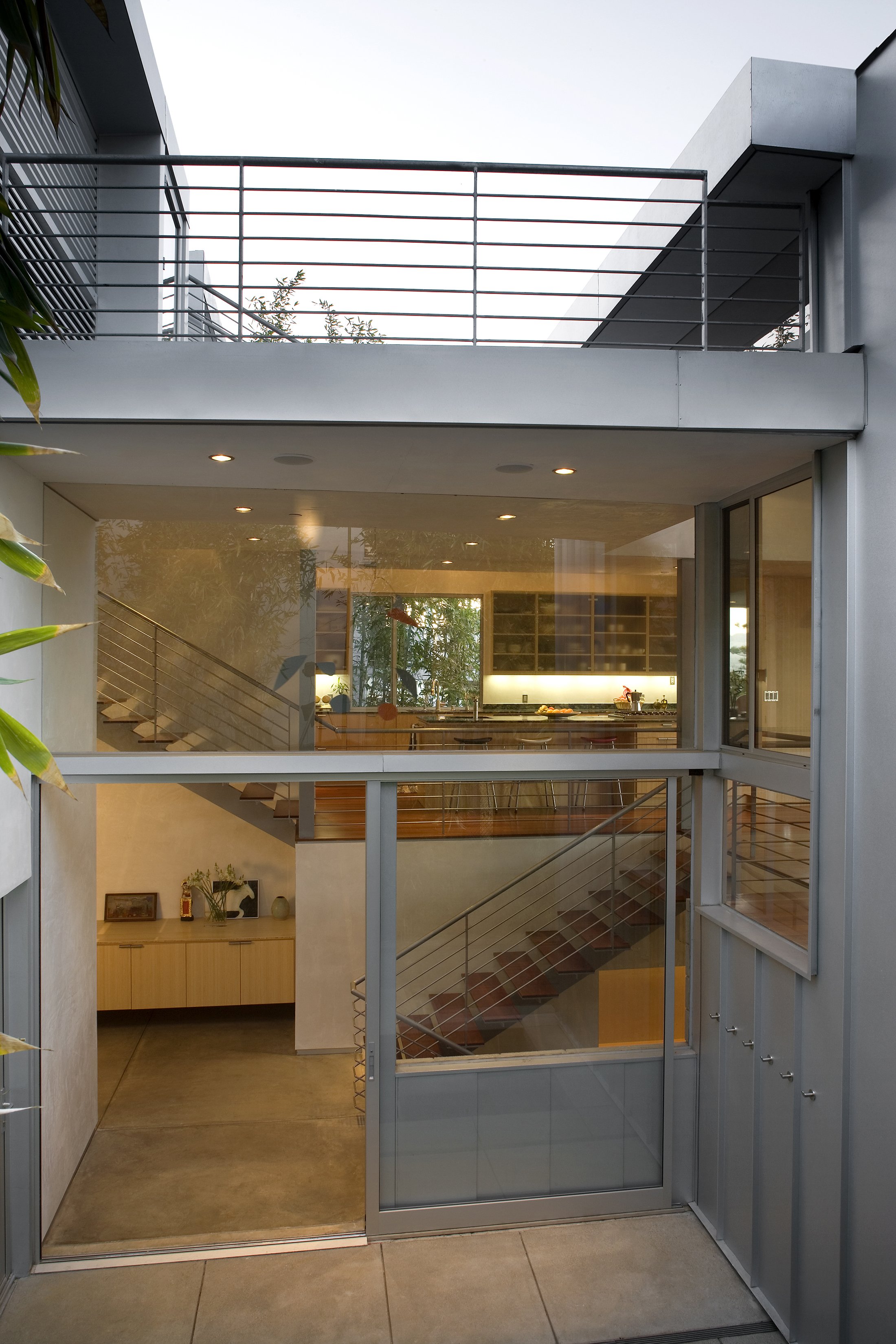 D90_image2.jpg