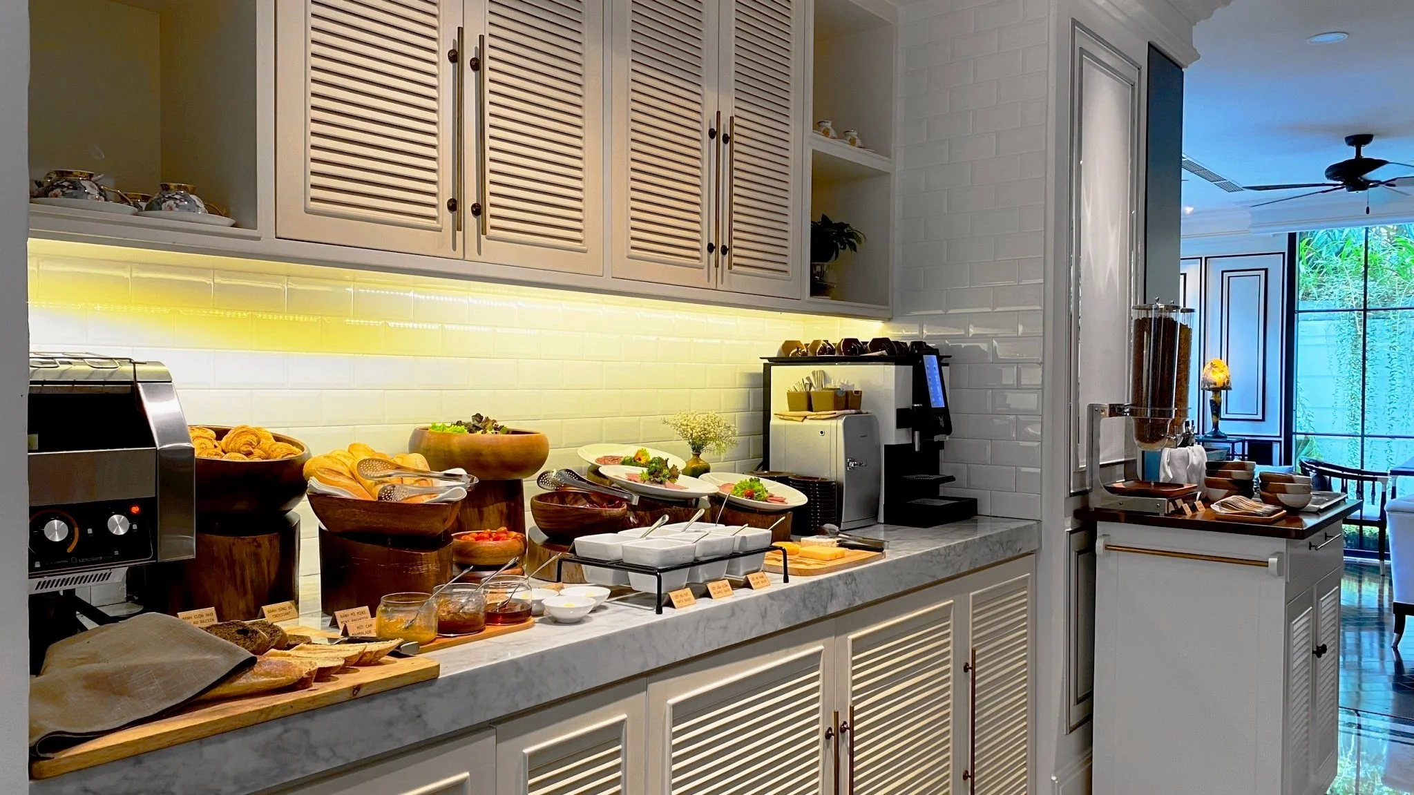 Bach Suites Saigon - breakfast 1.jpg
