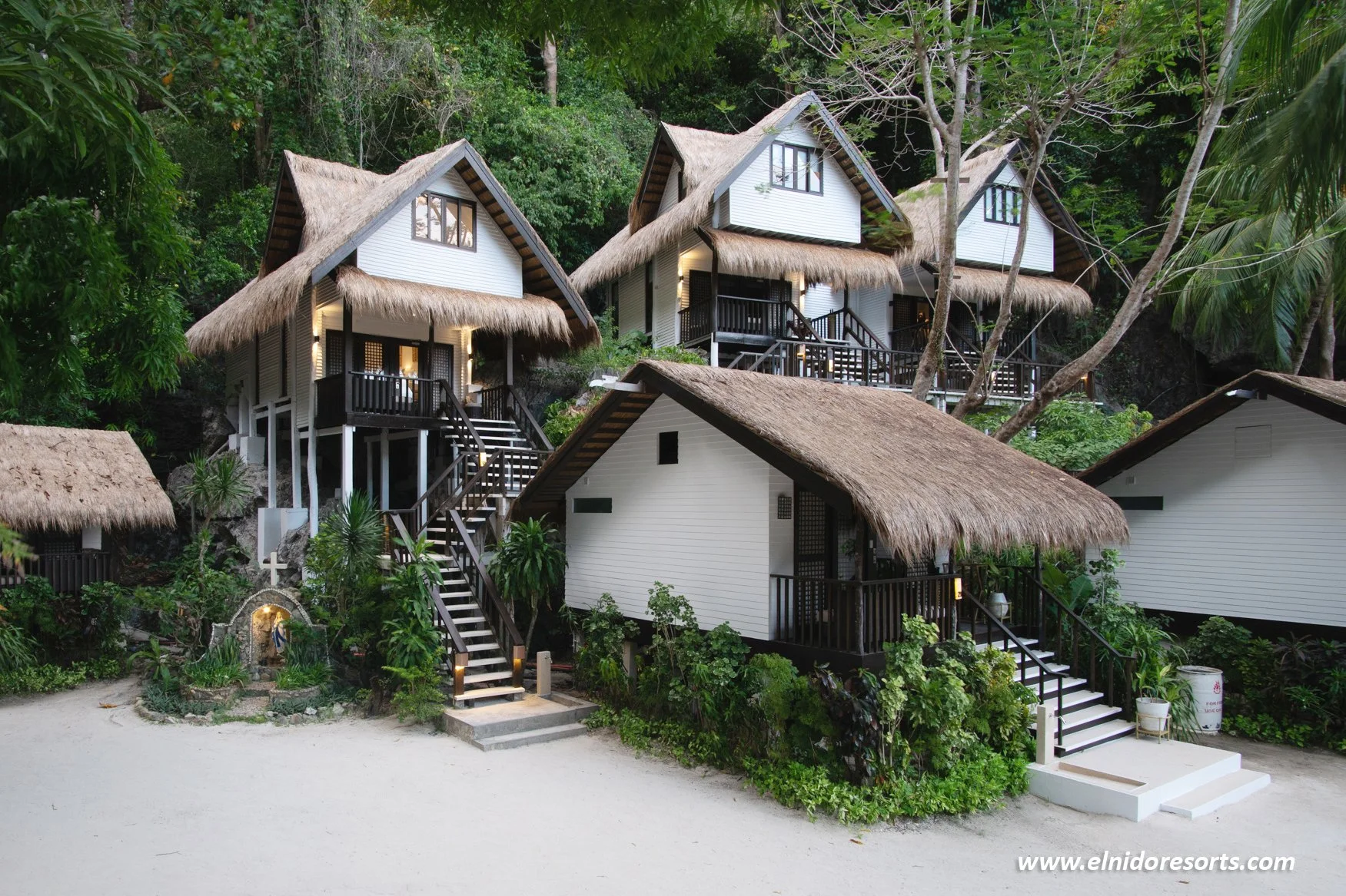 asia-sustainable-travel-sustainable-hotel-design-el-nido-resorts-miniloc-island 1.jpg