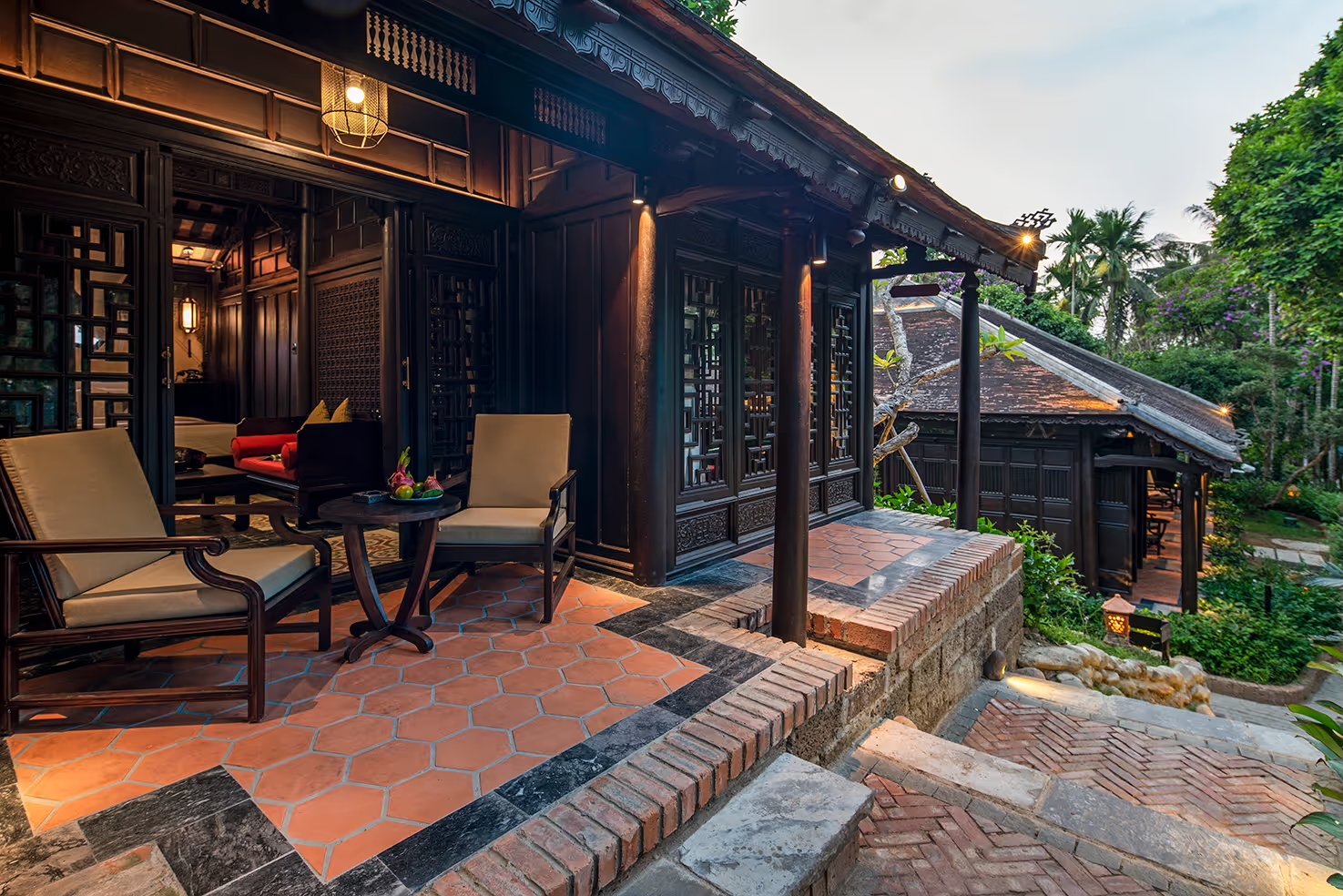 Ancient Hue Vong Canh.jpeg