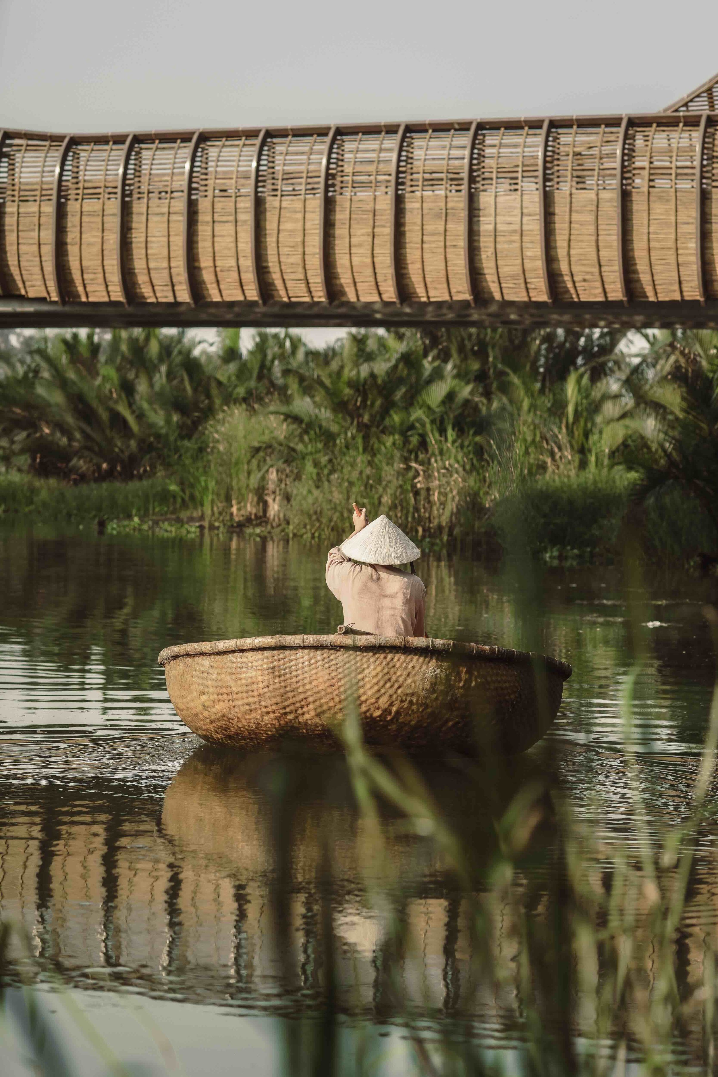 68. Experiences-Basket Boat 2-Namia River Retreat-SLH.jpeg