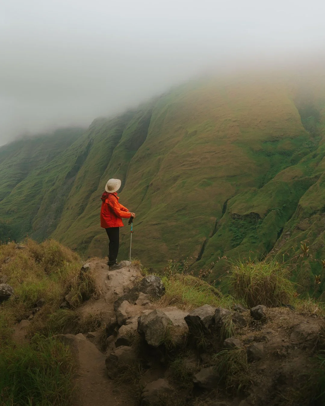 There’s something about Mount Rinjani 💛 ⁠⁠It’s Indonesia’s second highest volcano - massive, in.jpg