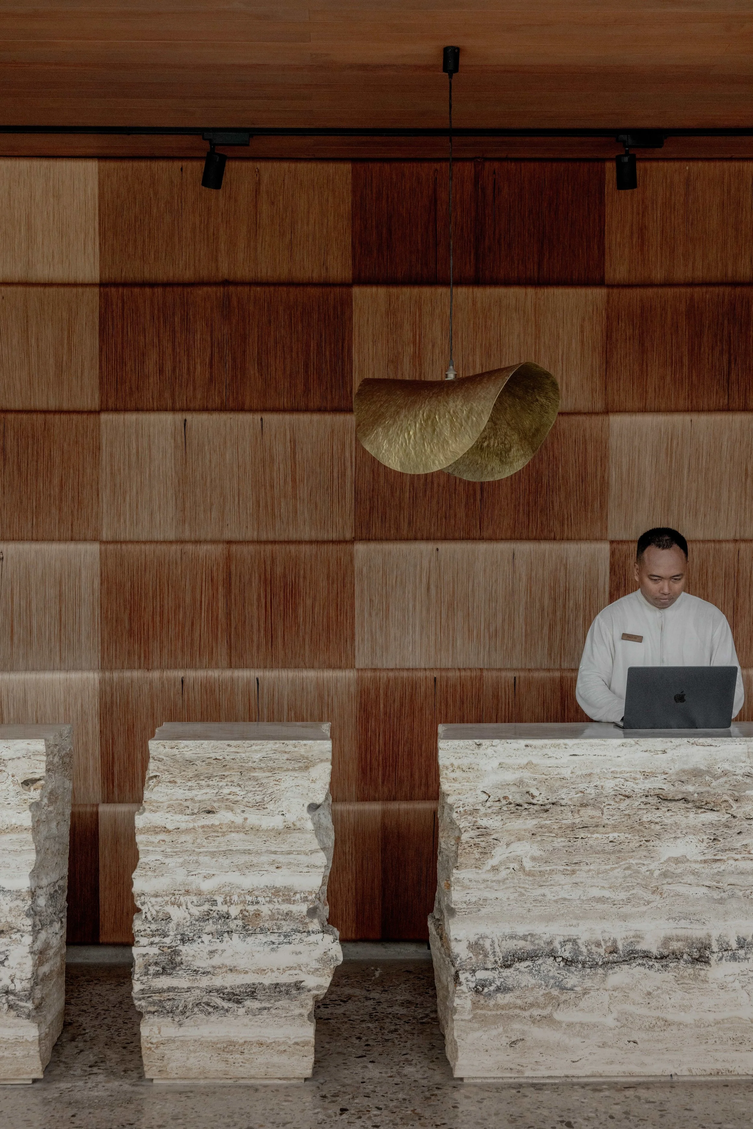 2 Interior 12_Receptionist.jpeg