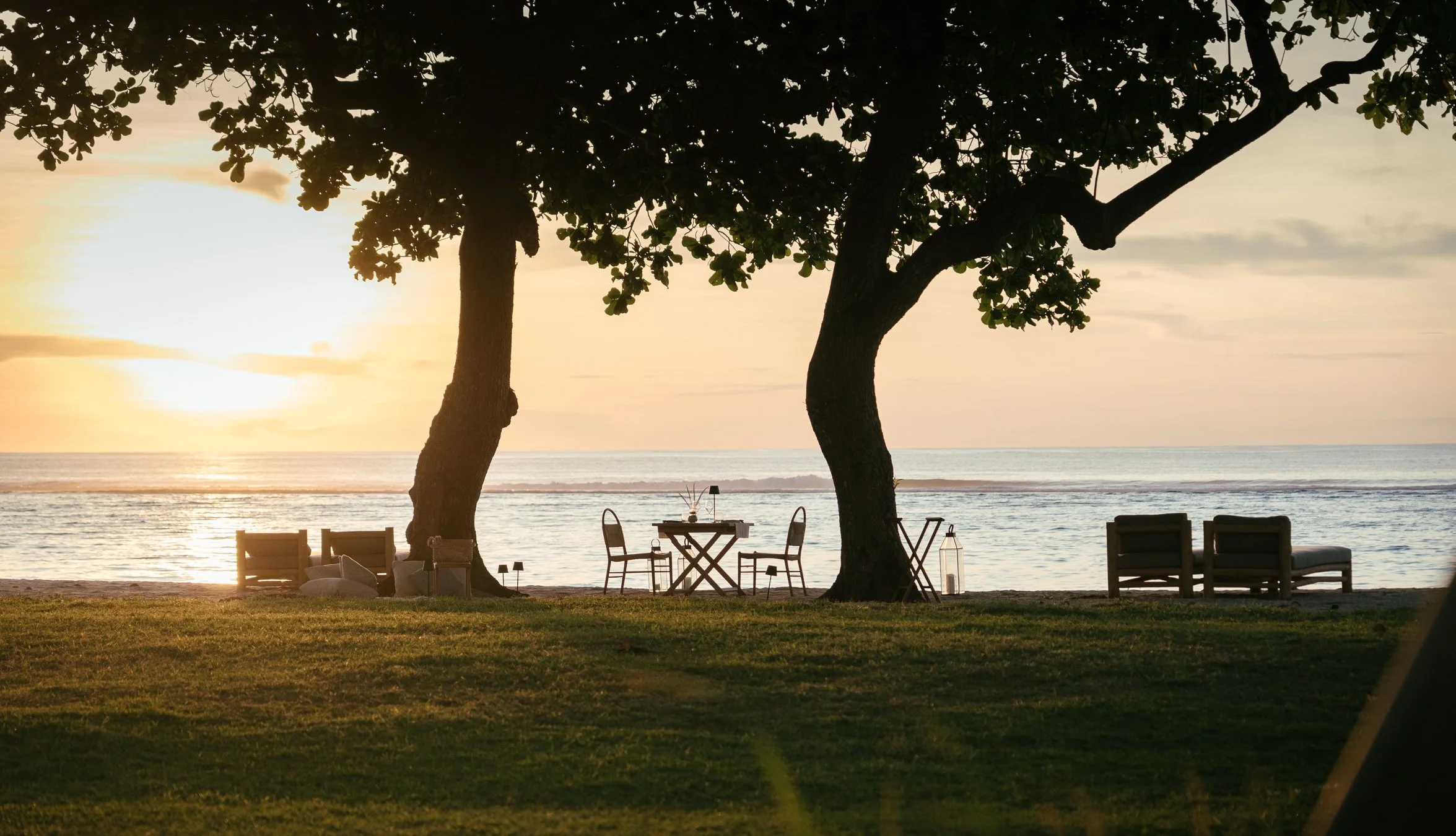 8 Beach Dinner 1 Toni Breton.jpeg