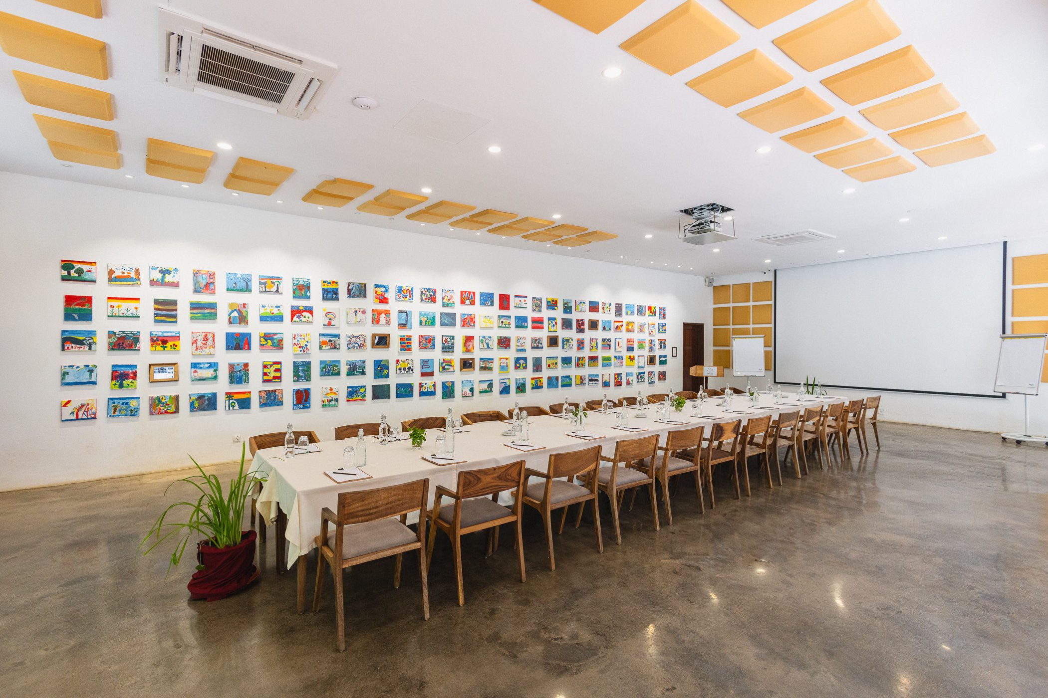 Meeting Room_4.jpg