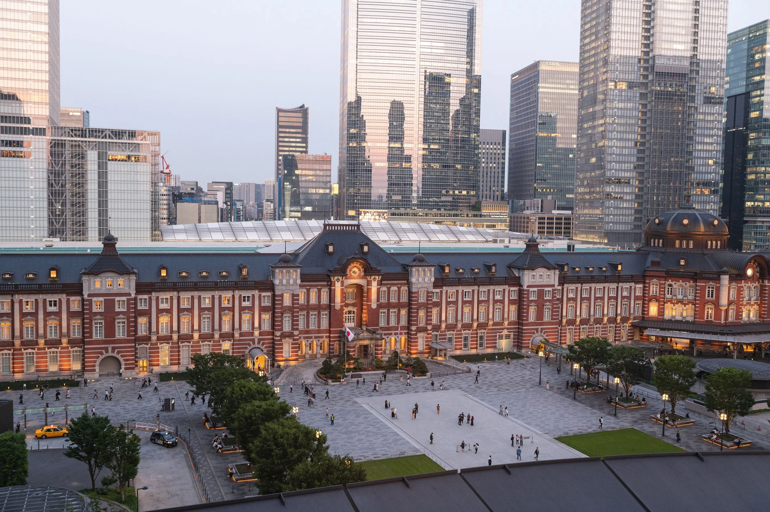 Tokyo Station_Exterior_Landscape_Evening.jpeg