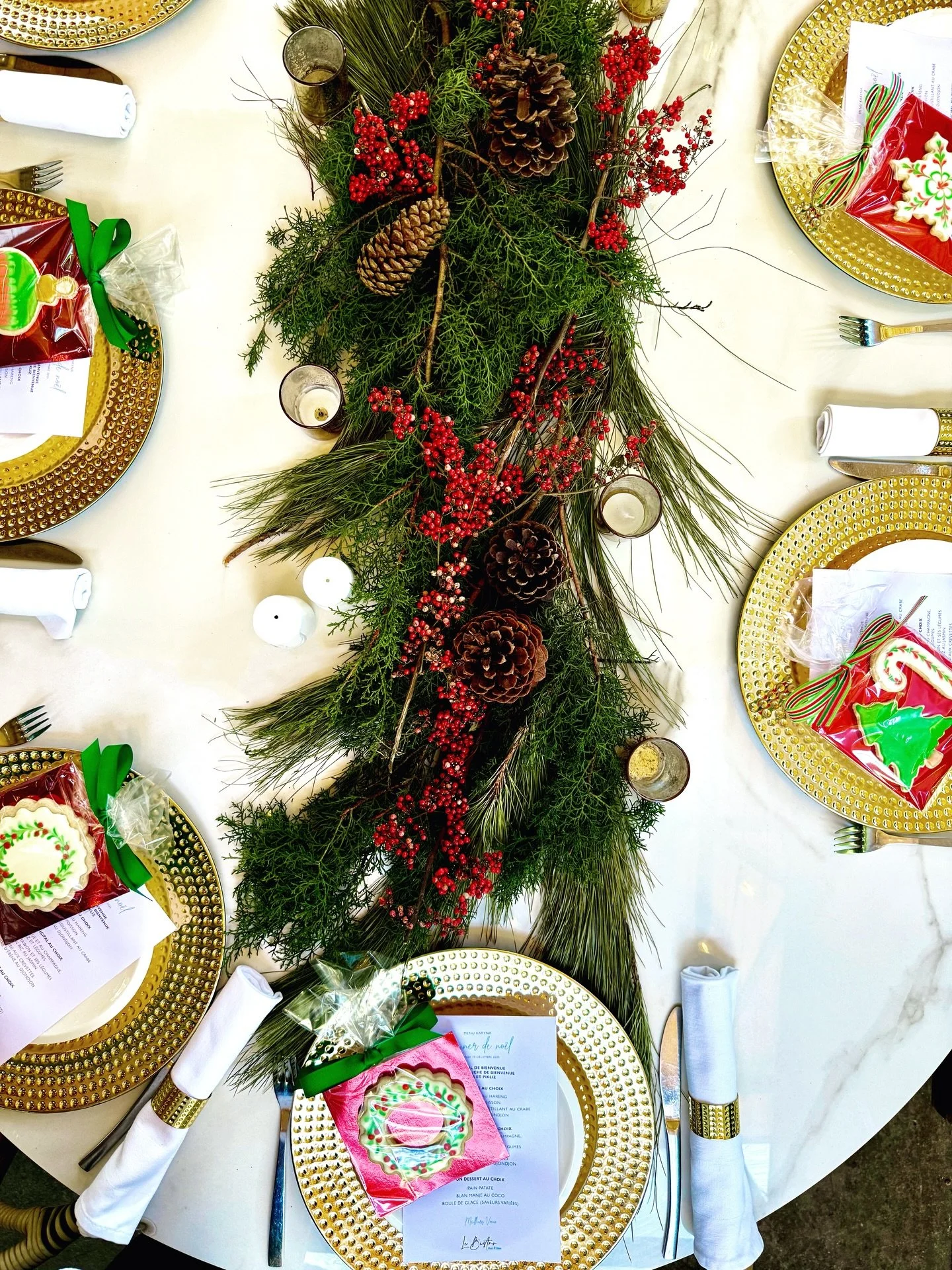 Work with colleagues or casual with friends, the perfect lunch plans await on your favorite terrace. 

#haitibites #lebistro #holiday #lunch #corporatelunch #lunchwithfriends #justbecause