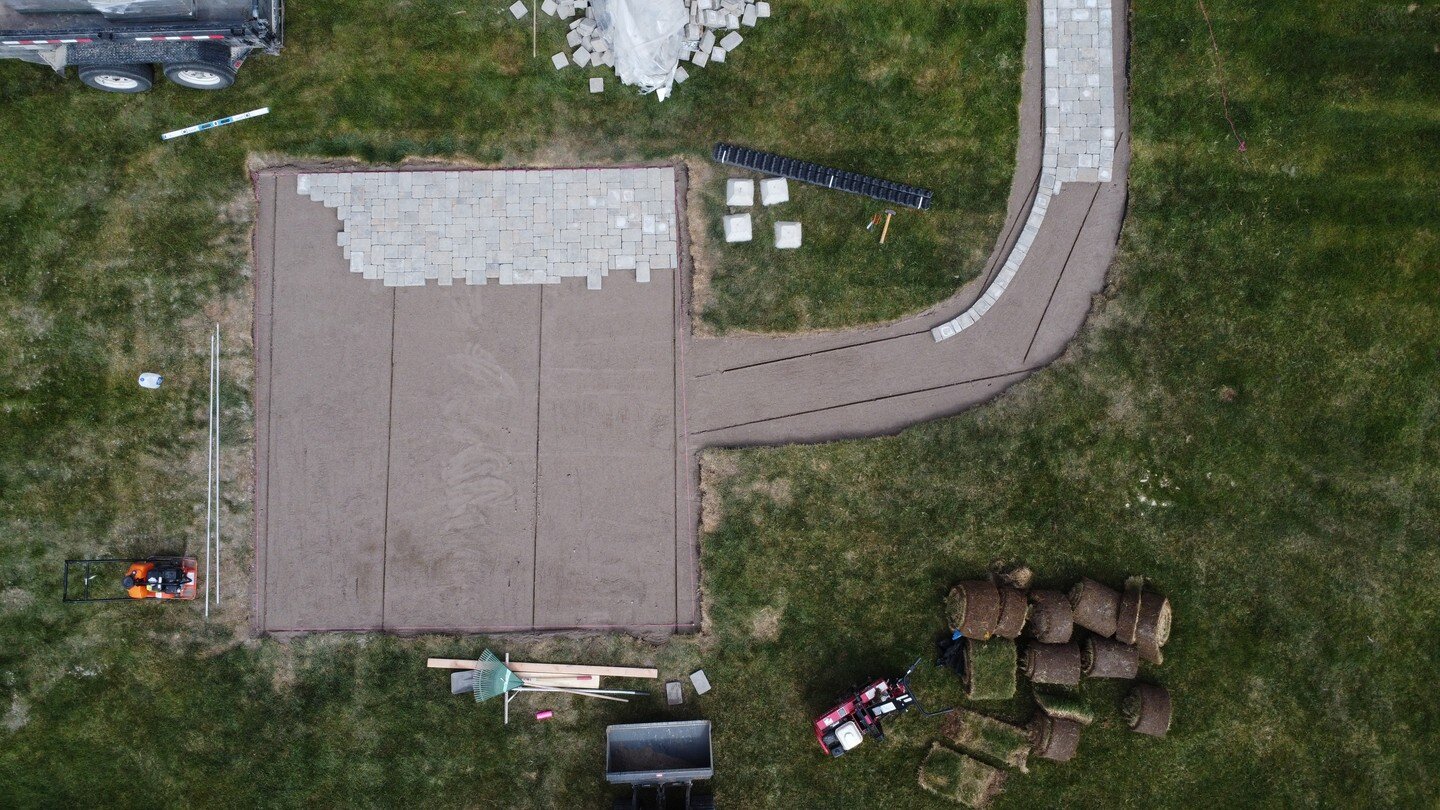 Simple paver patio design, that adds a great area to host BBQ's or just relax with family and take in the valley's views. Contact us today for design options and a bid.