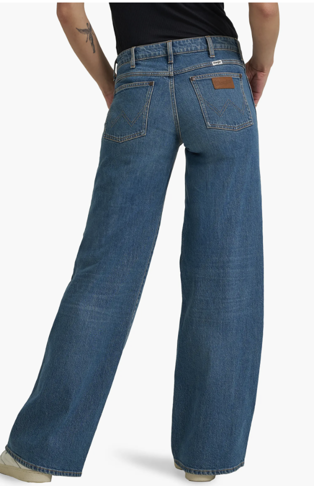 Rear view of Wrangler Heritage Worldwide Wide Leg jeans showing the extra-high waist and iconic high-set W pockets that provide a natural lift for flat bottoms.