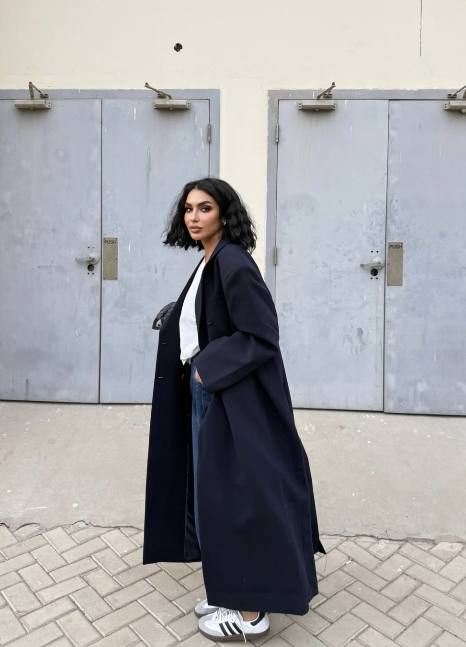 How to Wear Sneakers With Jeans in 2026 (Outfit Ideas That Actually Feel Current)