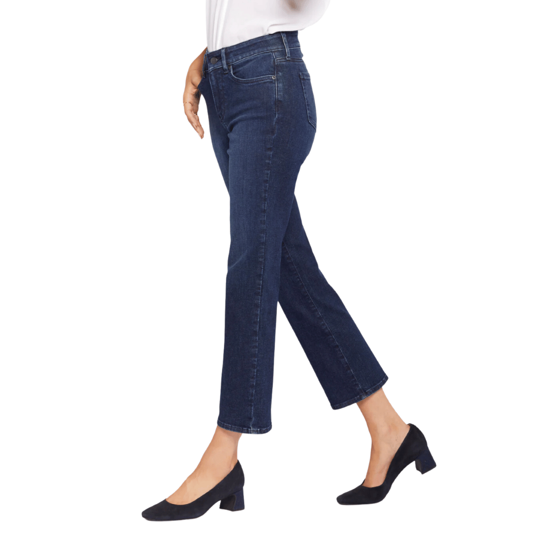 The Best Jeans Brands and Styles for an Apple Body Type