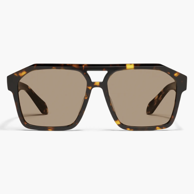 QUAY gradient aviator sunglasses with gold metal frames and brown lenses, a key look for the 2026 retro eyewear trend.