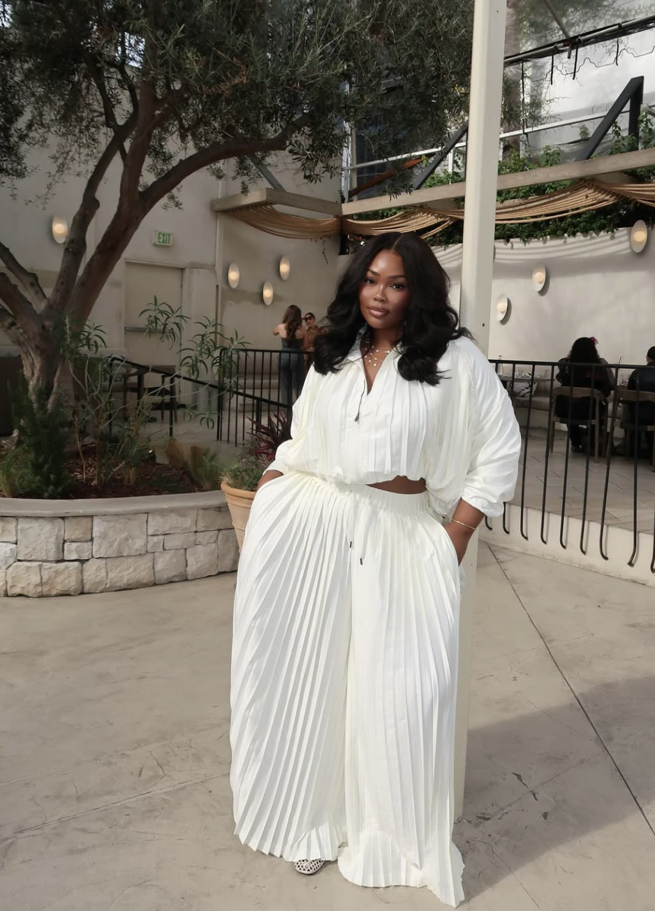 17 Monochromatic Outfit Ideas That Will Make You Want to Wear One Color Forever