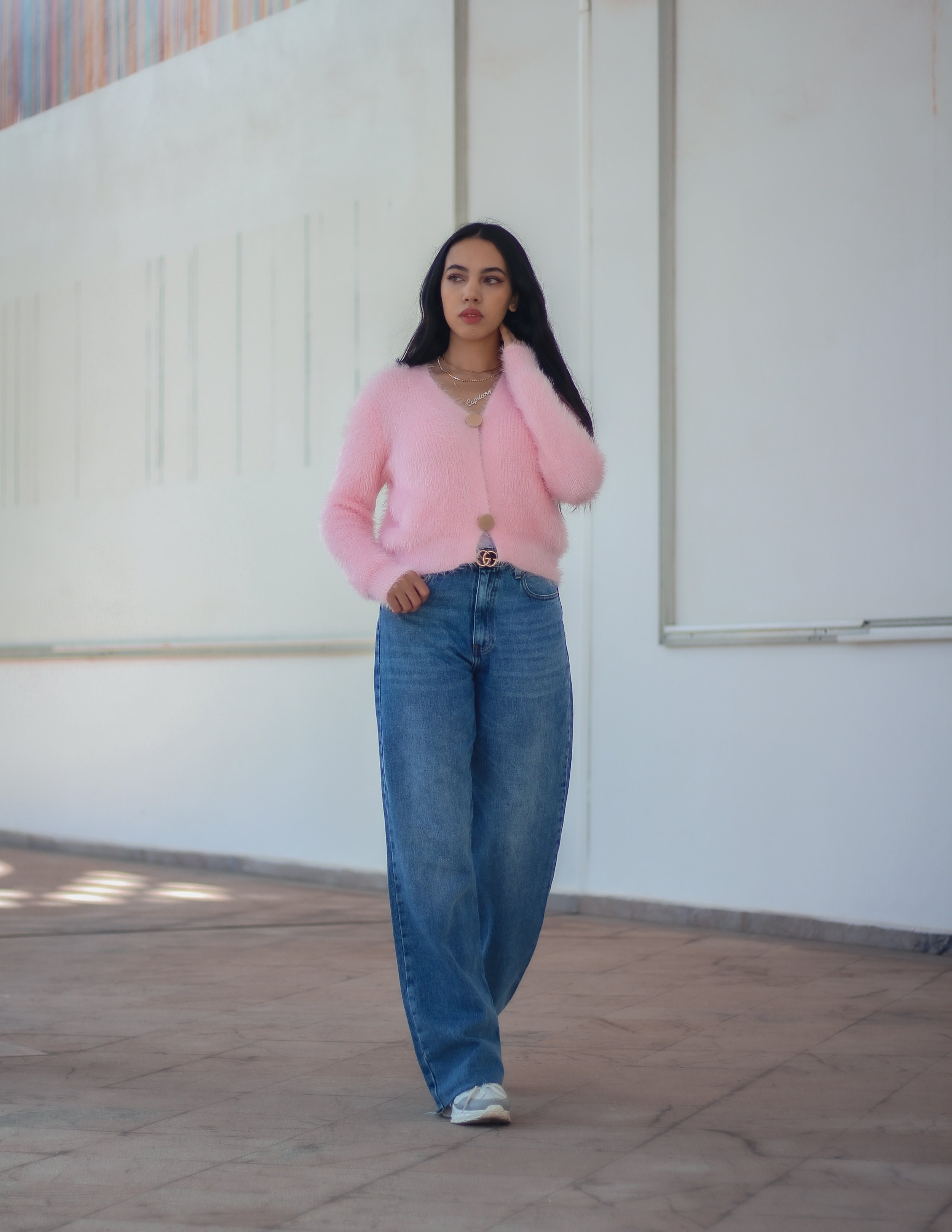 Master the Wide Leg Jeans Trend: Styling Tips & Outfit Ideas for