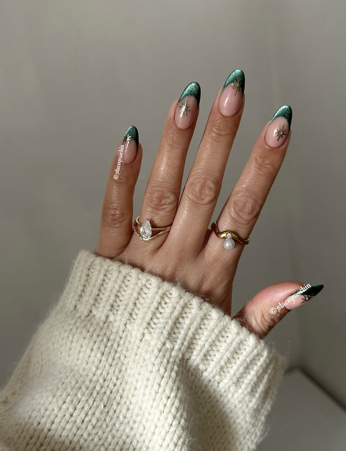 Christmas French tip nails alternating forest green and gold chrome