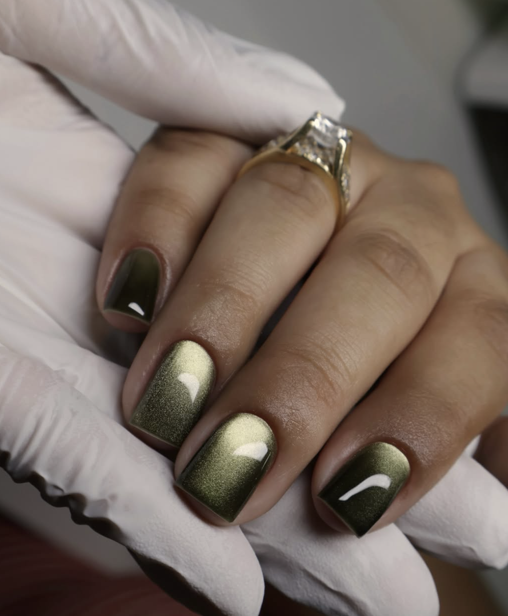Olive green cat-eye October nails with a soft magnetic velvet effect