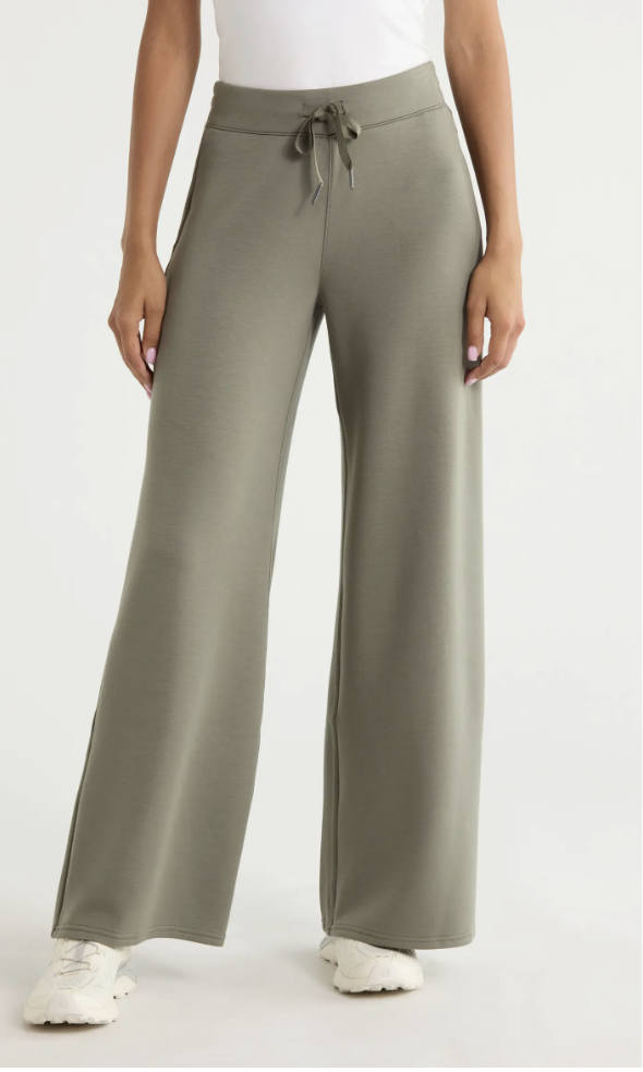 SPANX AirEssentials soft wide-leg pants for travel and everyday outfits.