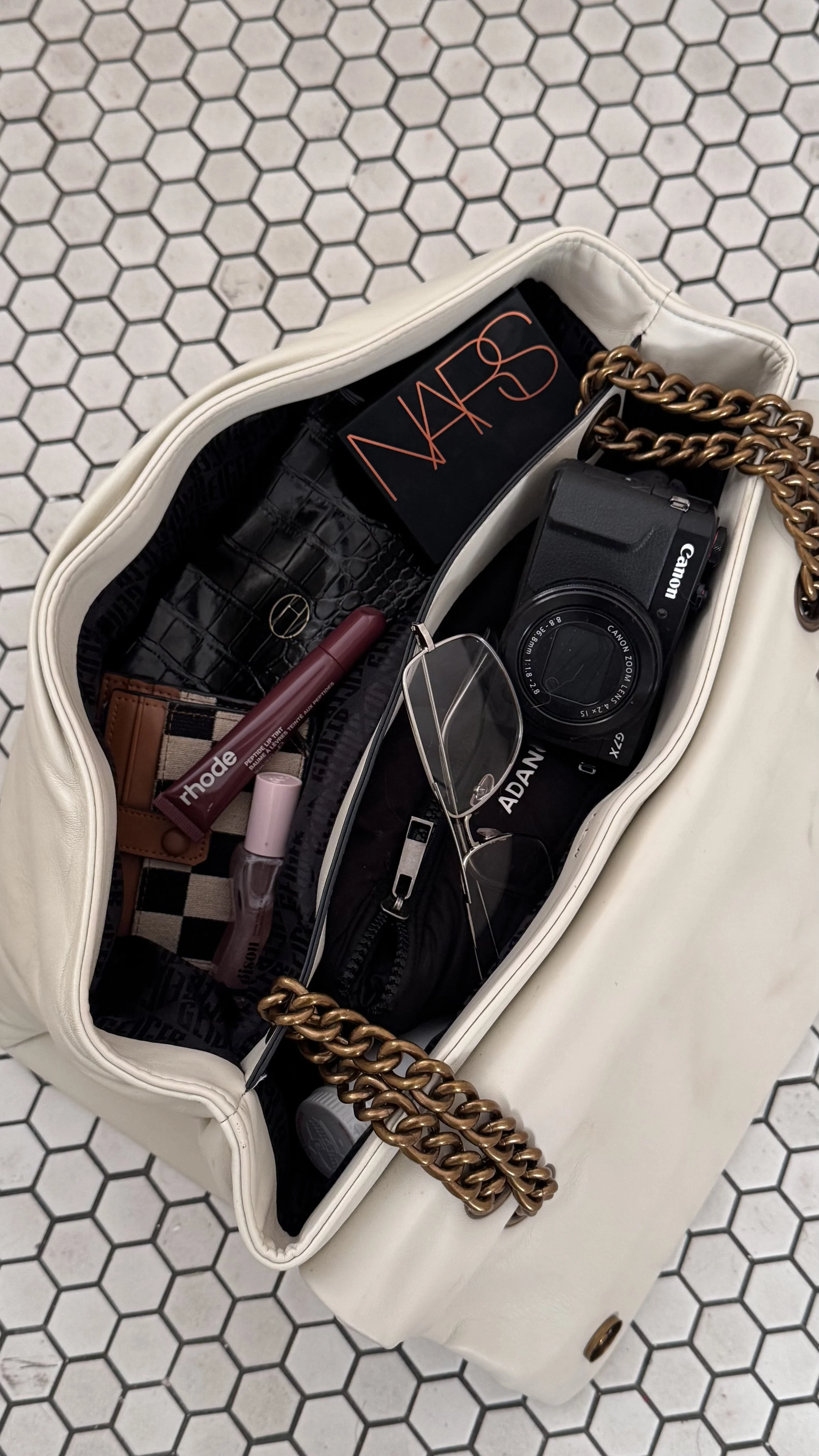 Everyday tote packed with keys, wallet and work essentials