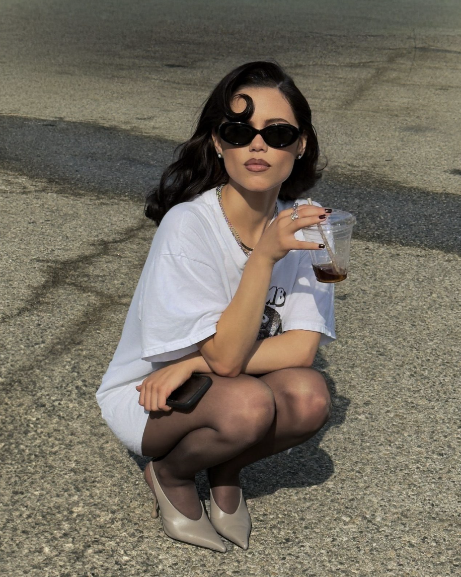 Intelligent beauty trend featuring blurred vampy lips in a deep berry shade with diffused edges, paired with minimal eye makeup for a 2026 aesthetic.