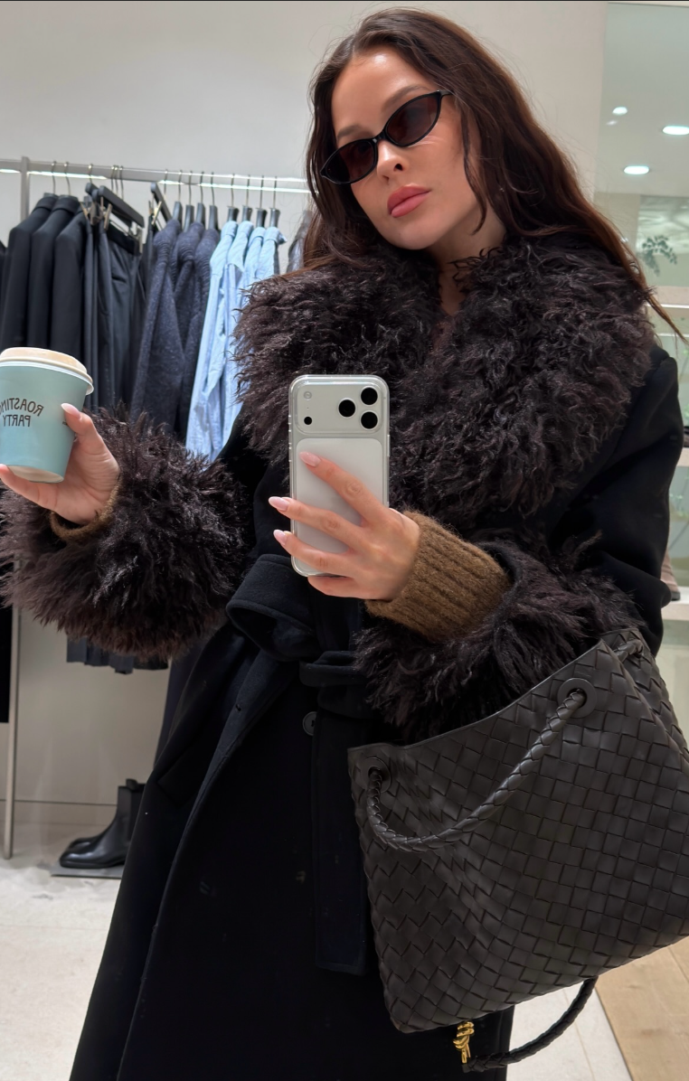 10 Casual Christmas Outfit Ideas That Are Cute, Comfortable, and Zero Stress