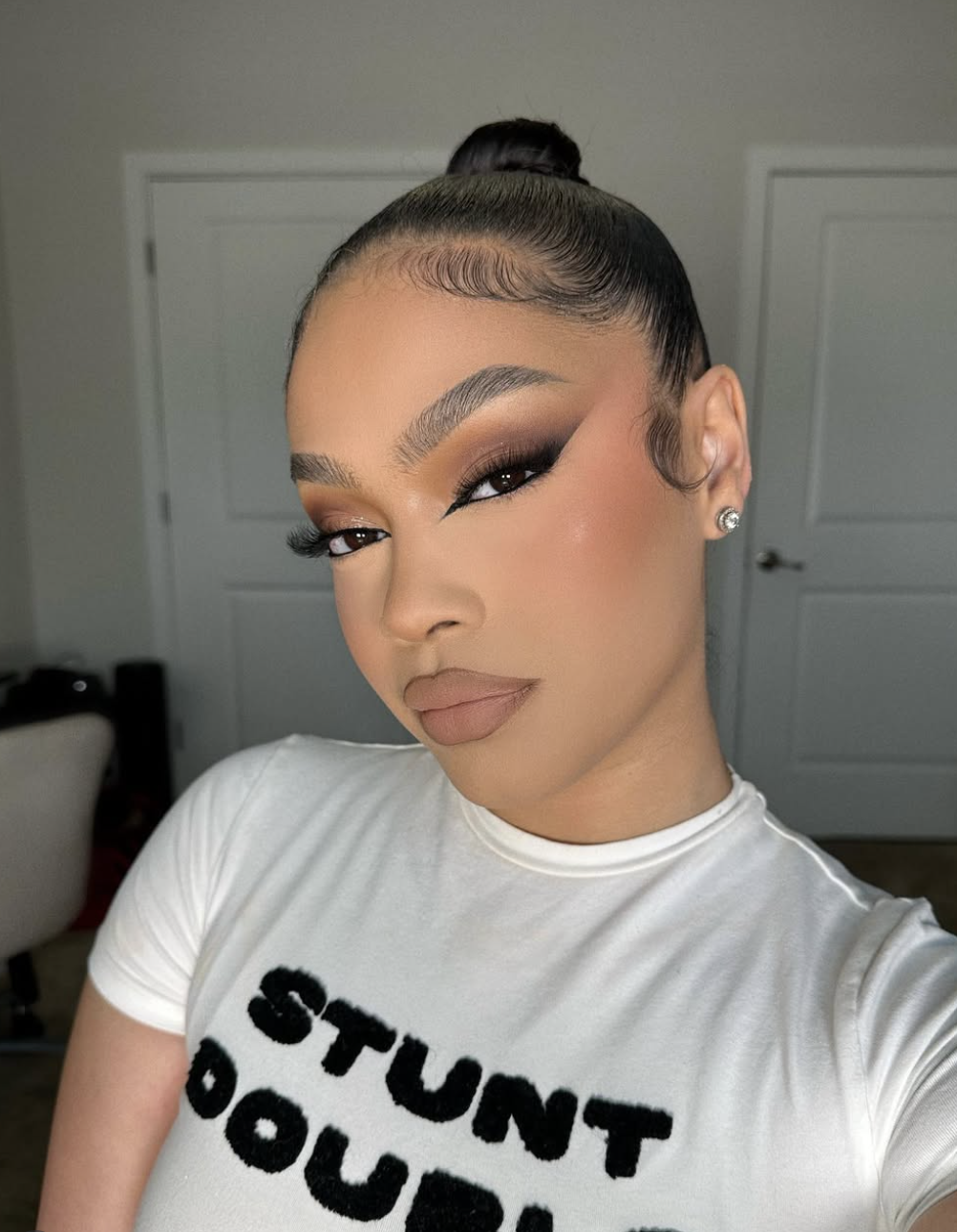 Forget 'Clean Girl': 7 Gritty 2026 Makeup Trends Influencers Actually Use