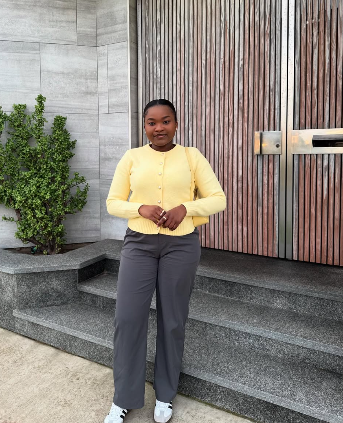 how to wear grey pants with white shoes