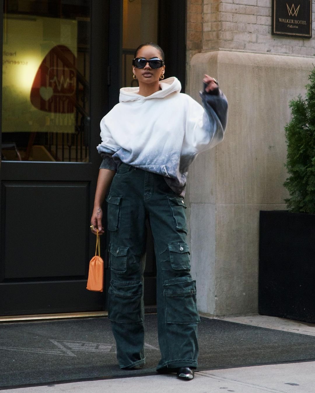 date night glamour cargo pants look