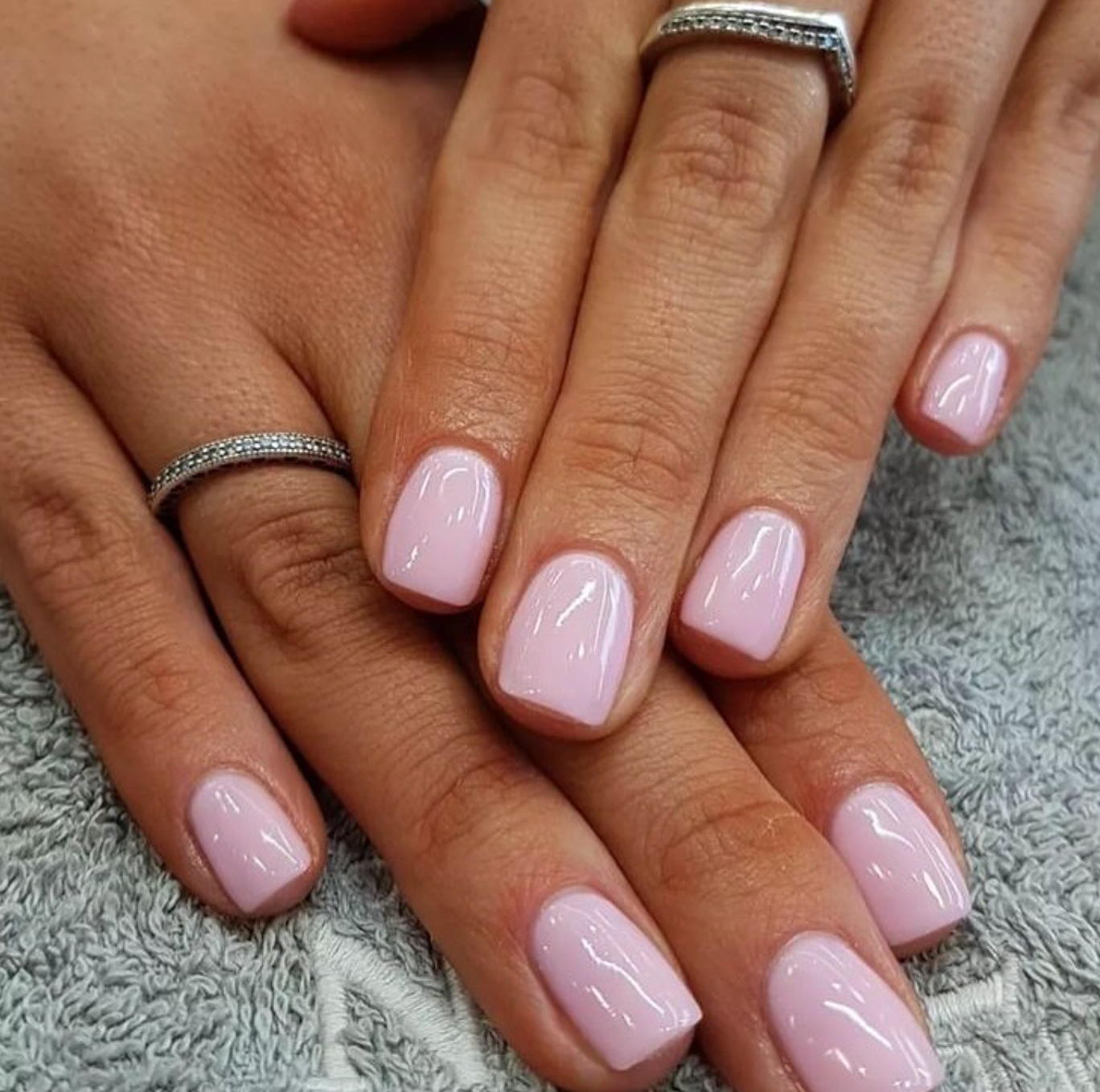 short minimalist nails