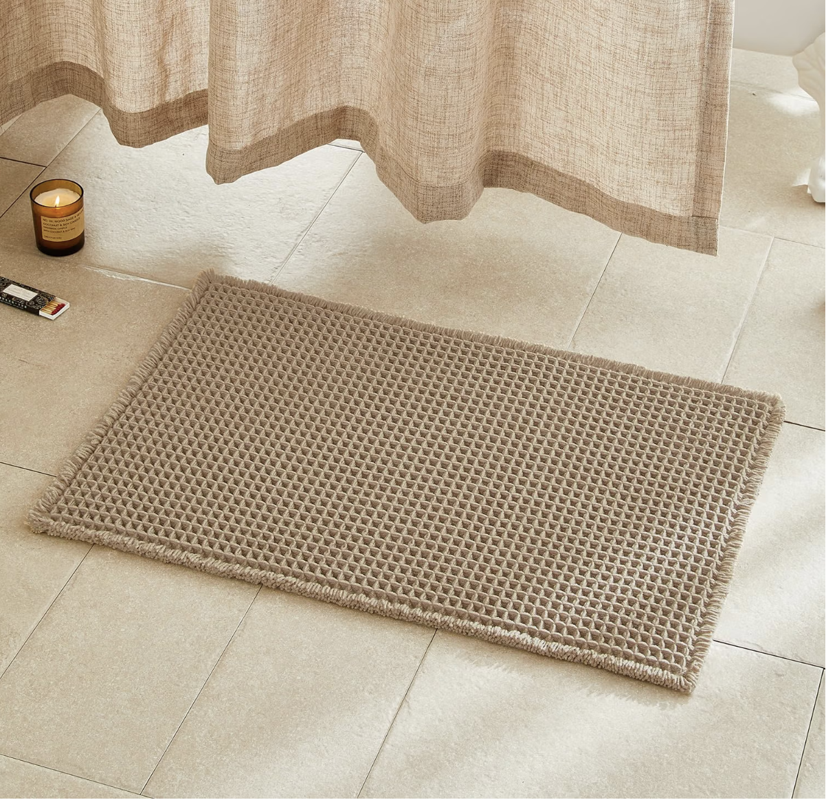 Waffle-weave bath mat