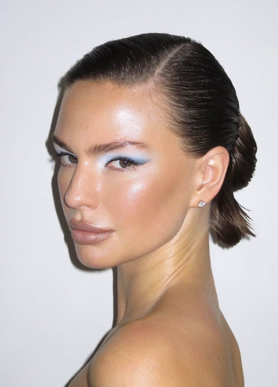 Fall 2026 cool blue-gray smoky eye makeup