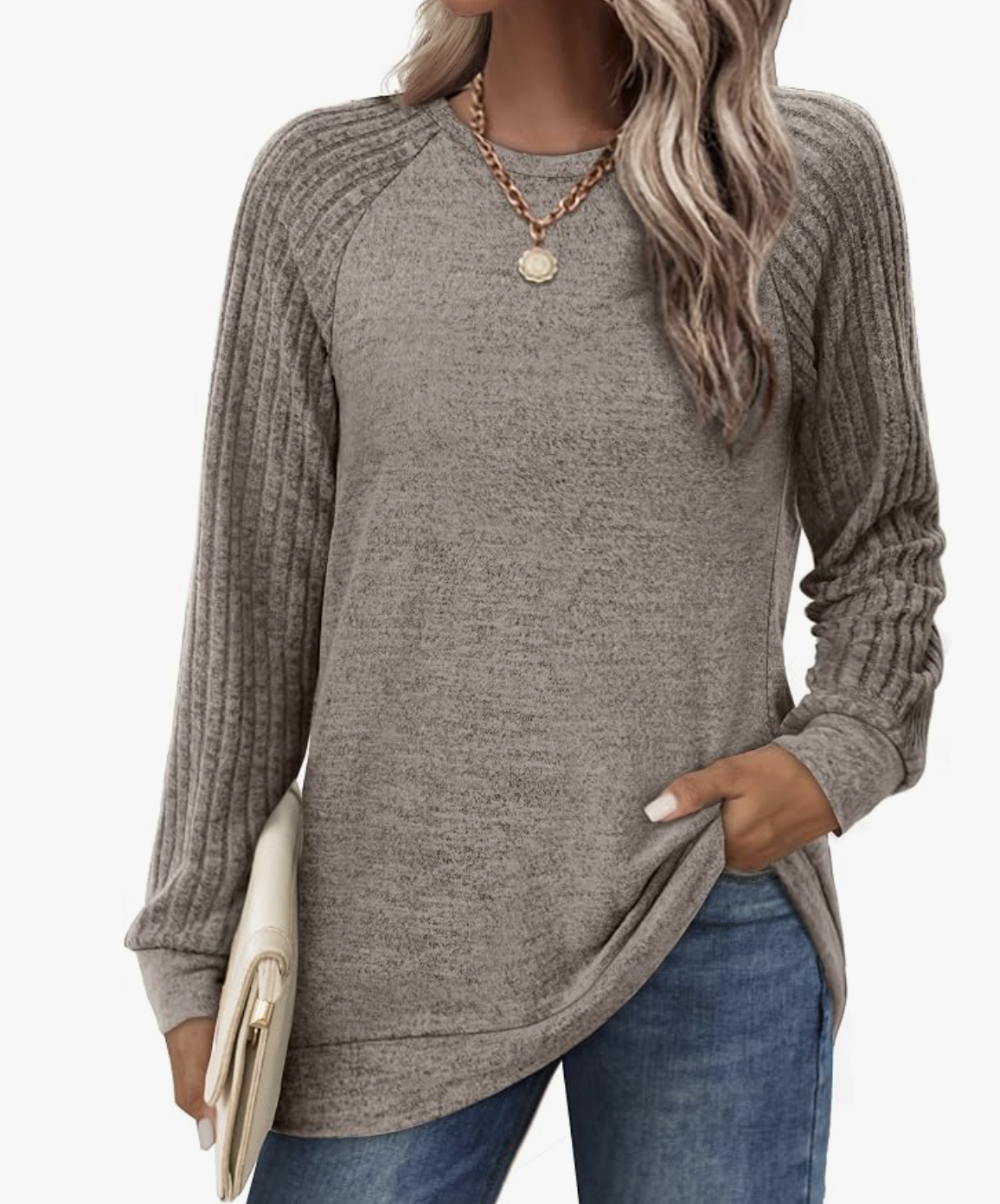 Saloogoe raglan sweatshirt styled for fall, featured in an Autum Love guide