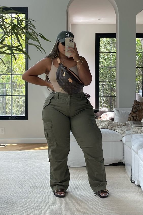 35+ Ways How To Wear Cargo Pants For Women 2022 | Cargo pants women outfit, Cargo  pants women, Trousers women outfit