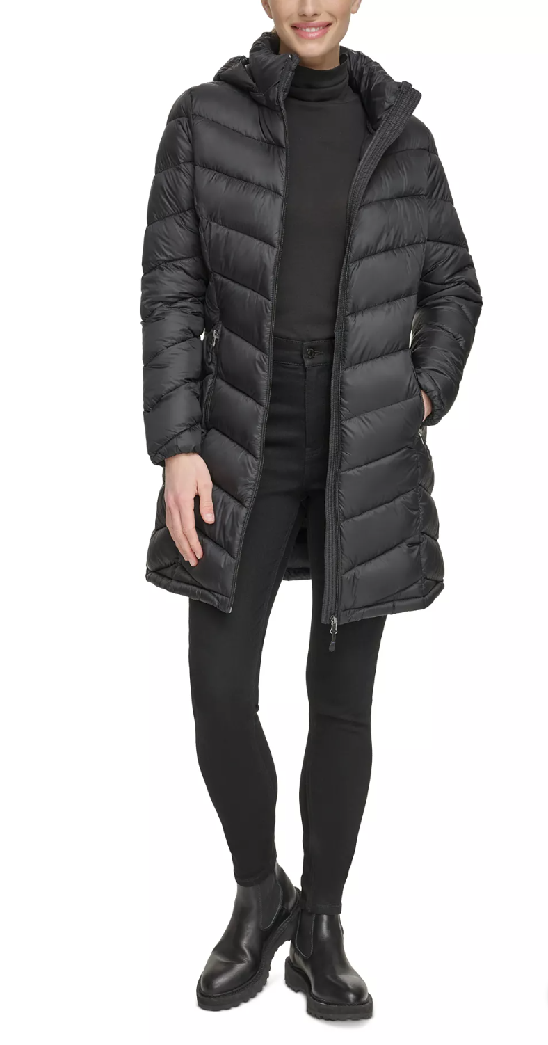 Women’s lightweight packable puffer vest for winter layering