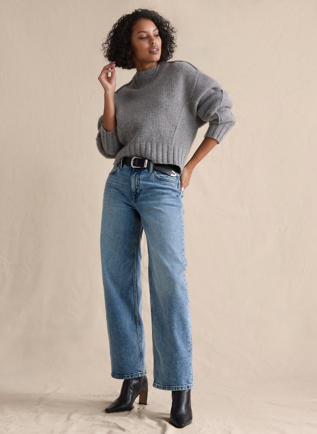 Mid-Rise 90S Loose Jean $120.00