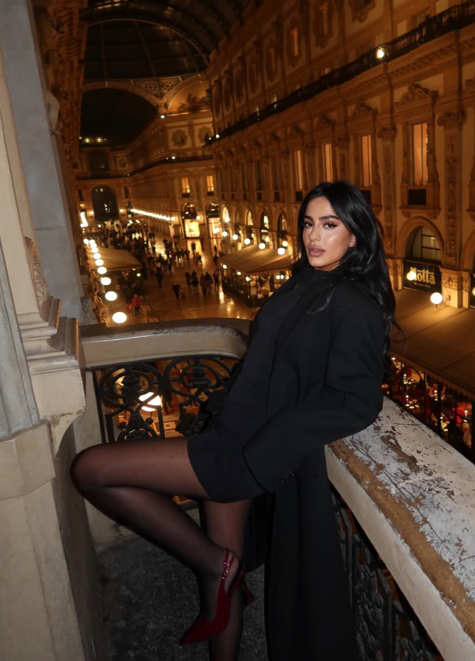 what color of shoes to wear with black dress