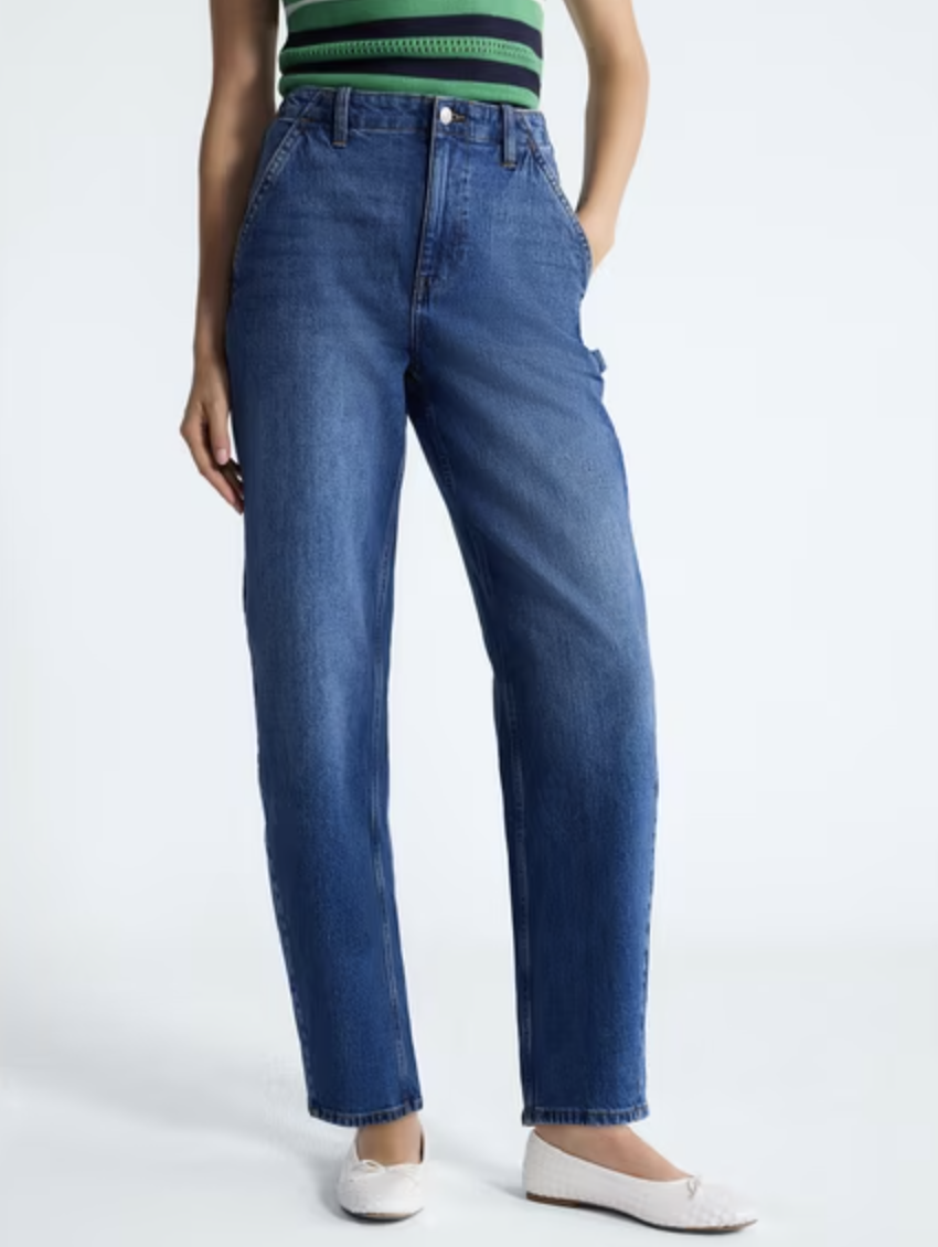 Trendy high-rise cropped carpenter barrel jeans in a light wash denim.