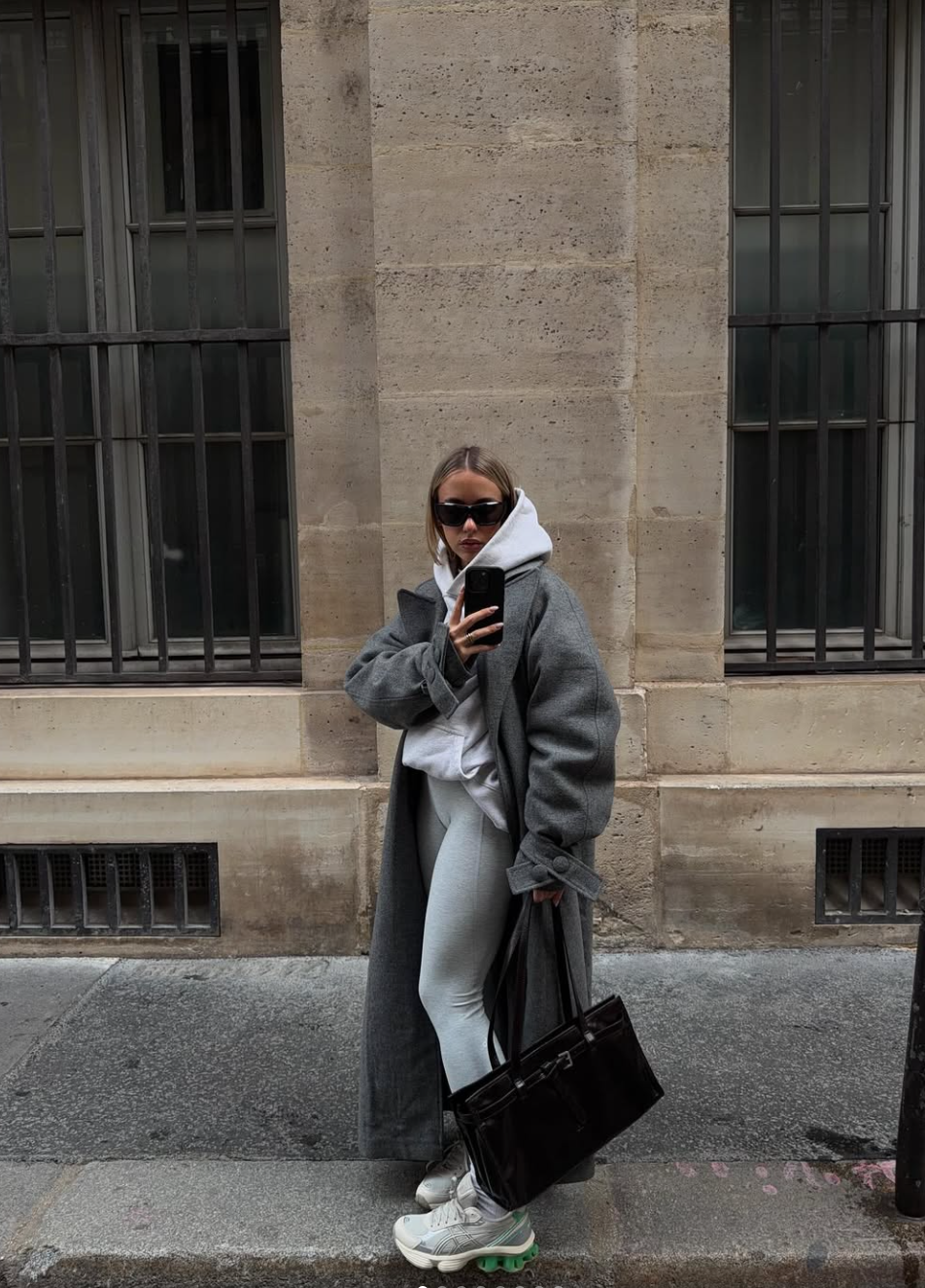 What to Wear With Leggings In The Winter: 12 Easy Outfit Ideas