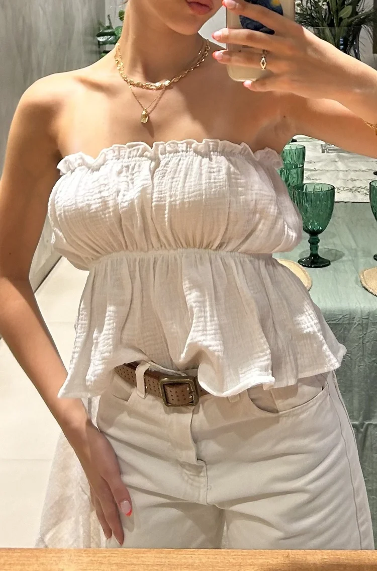 How to style white jeans
