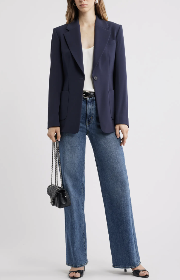 Nordstrom fitted navy blazer for a fall capsule wardrobe