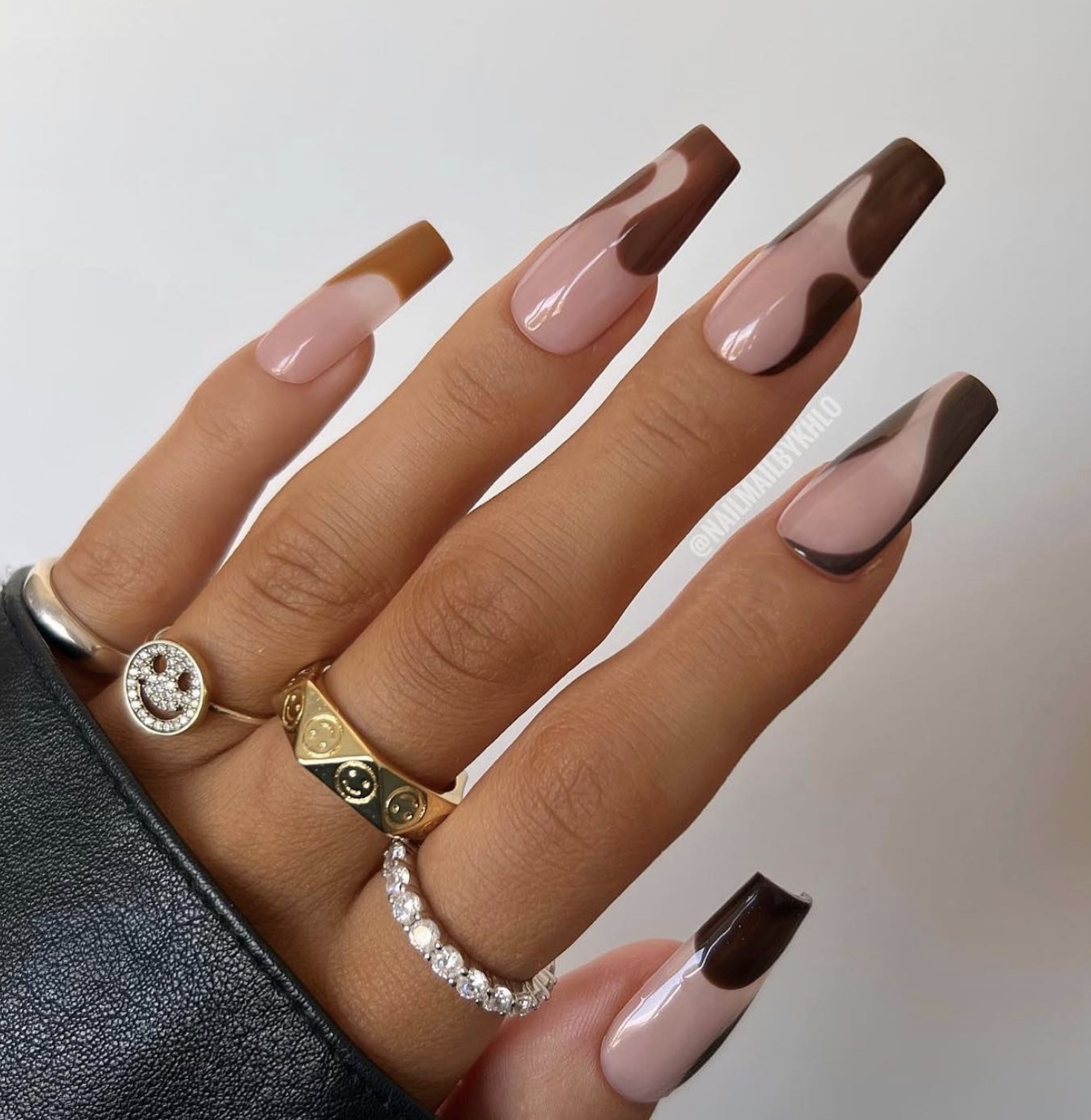 Short dark espresso brown nails with a high-shine finish