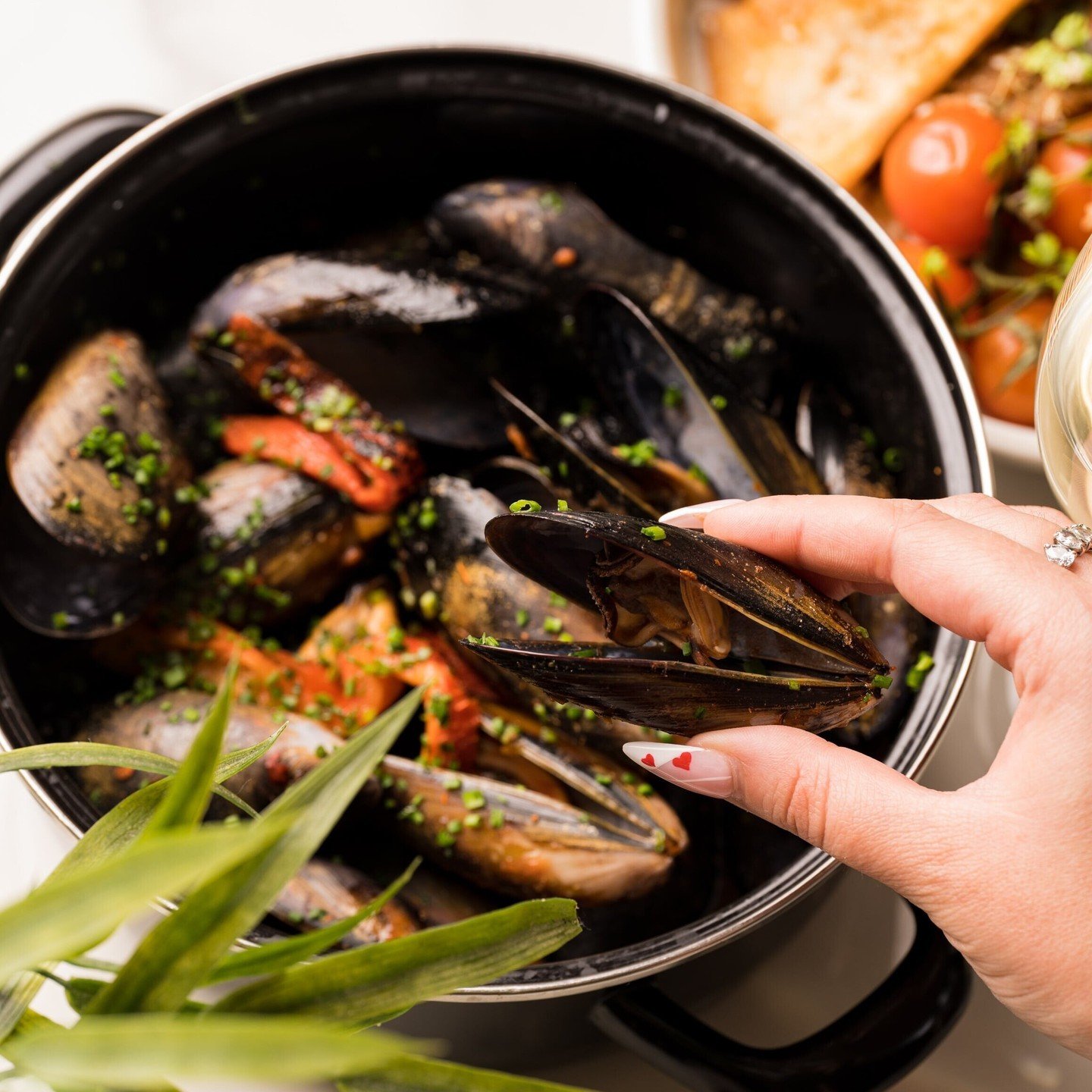 Show us your...mussels 😜 Enjoy our $20 mussel pot special, $12 selected cocktails and live music in the courtyard every Thursday night.

Bookings via our website.